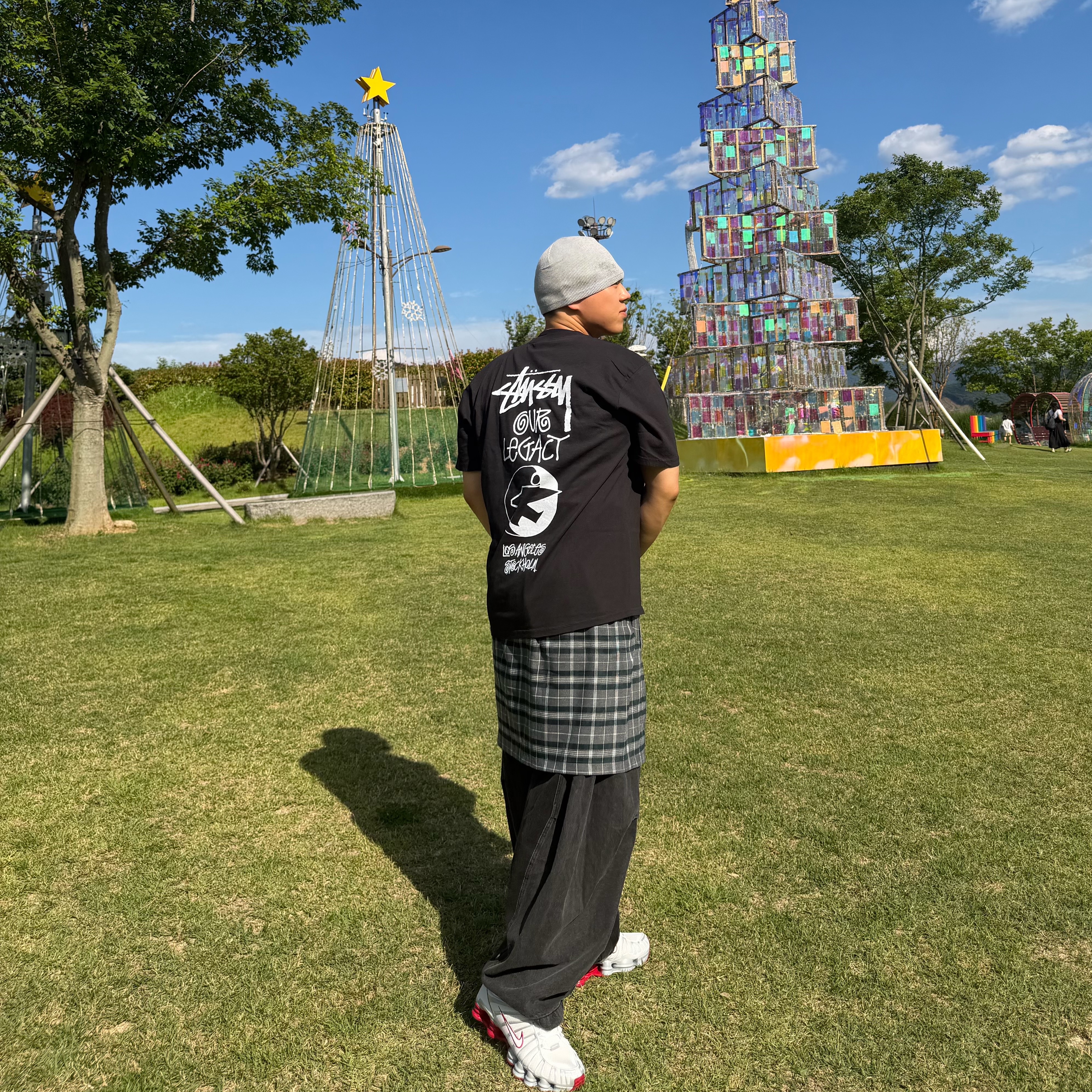(W) Nike Shox TL Platinum Tint, Stussy x Our Legacy Surfman Pigment Dyed T-Shirt Black 착용 스타일 - 2