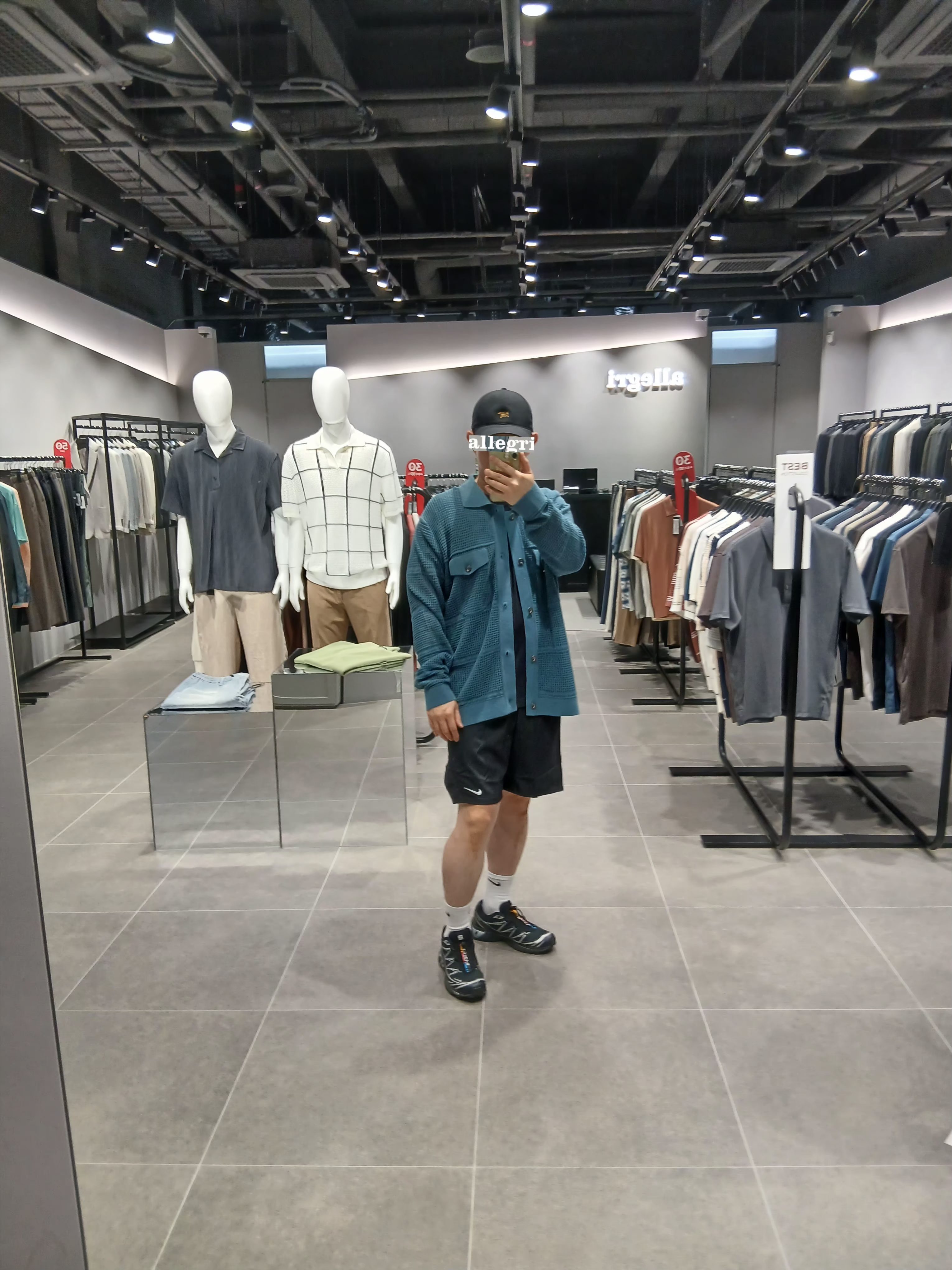 Arc'teryx Small Bird Cap Black, Nike Dri-Fit Park 7 T-Shirt Black 착용 스타일 - 4