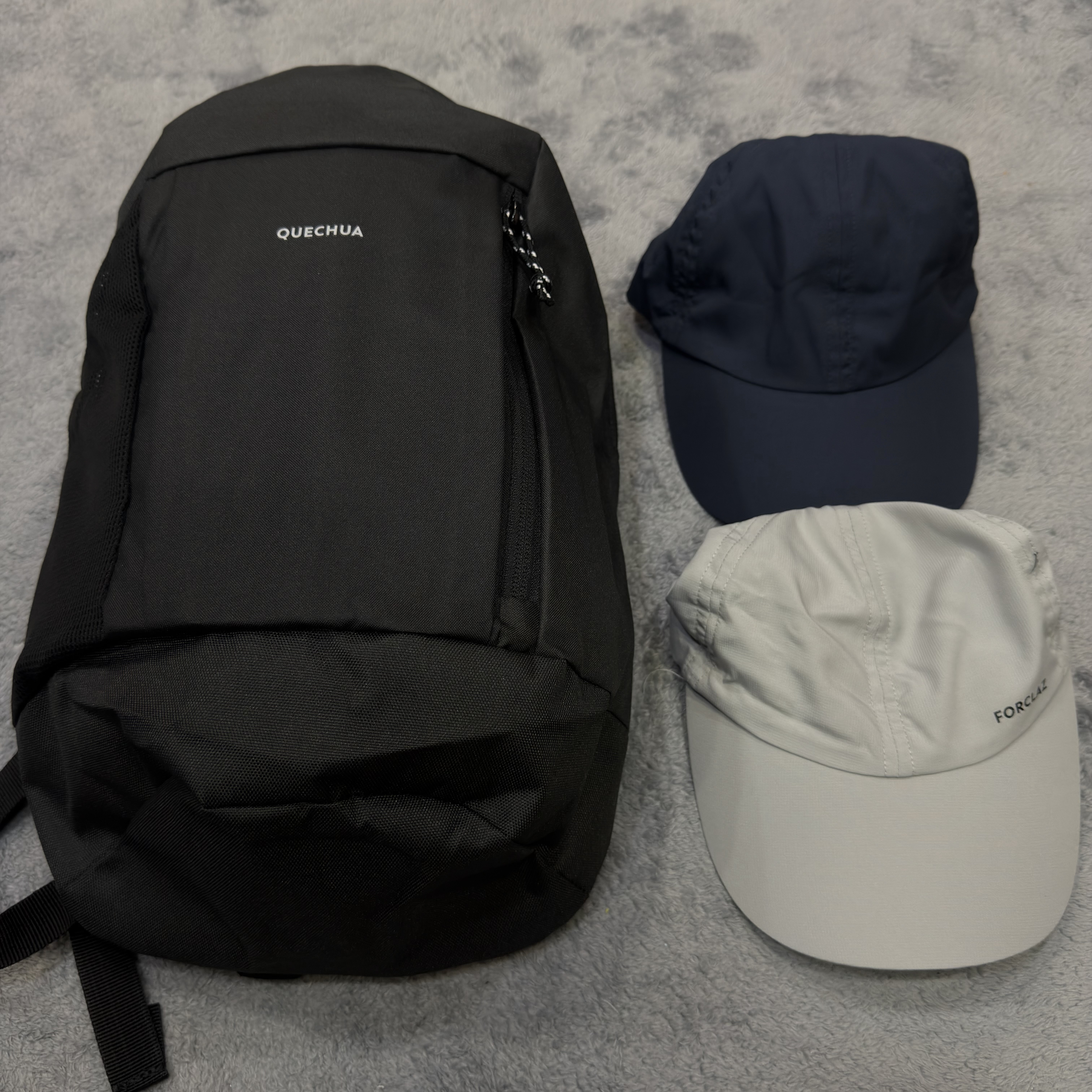 DECATHLON Hiking Backpack 10L Arpenaz NH100 Smoked Black, DECATHLON Backpacking Cap Travel 100 Comet Grey 착용 스타일