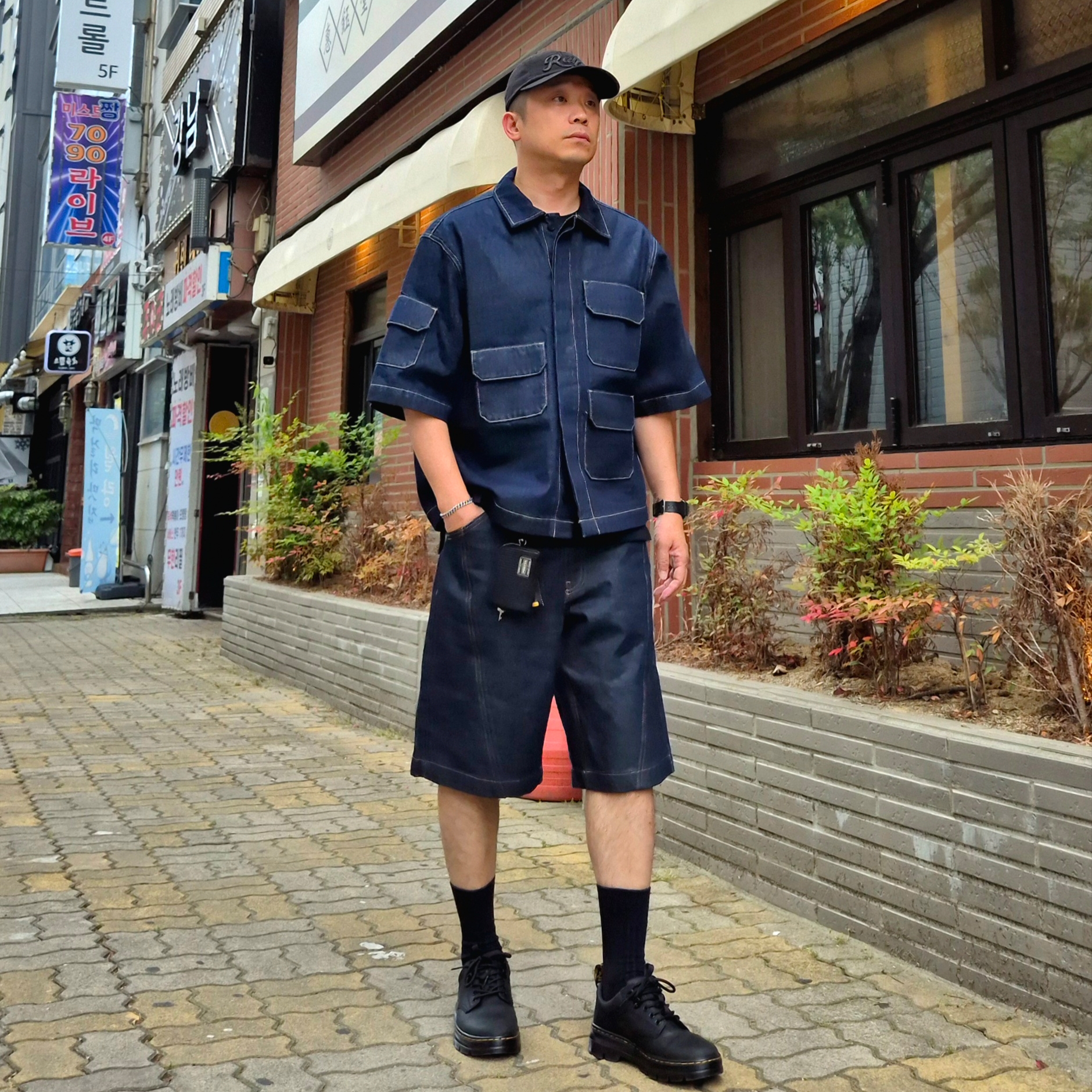 Dr. Martens Reeder Wyoming Leather Utility Shoes Black, Porter Drawing Coin Key Case Black 착용 스타일 - 1
