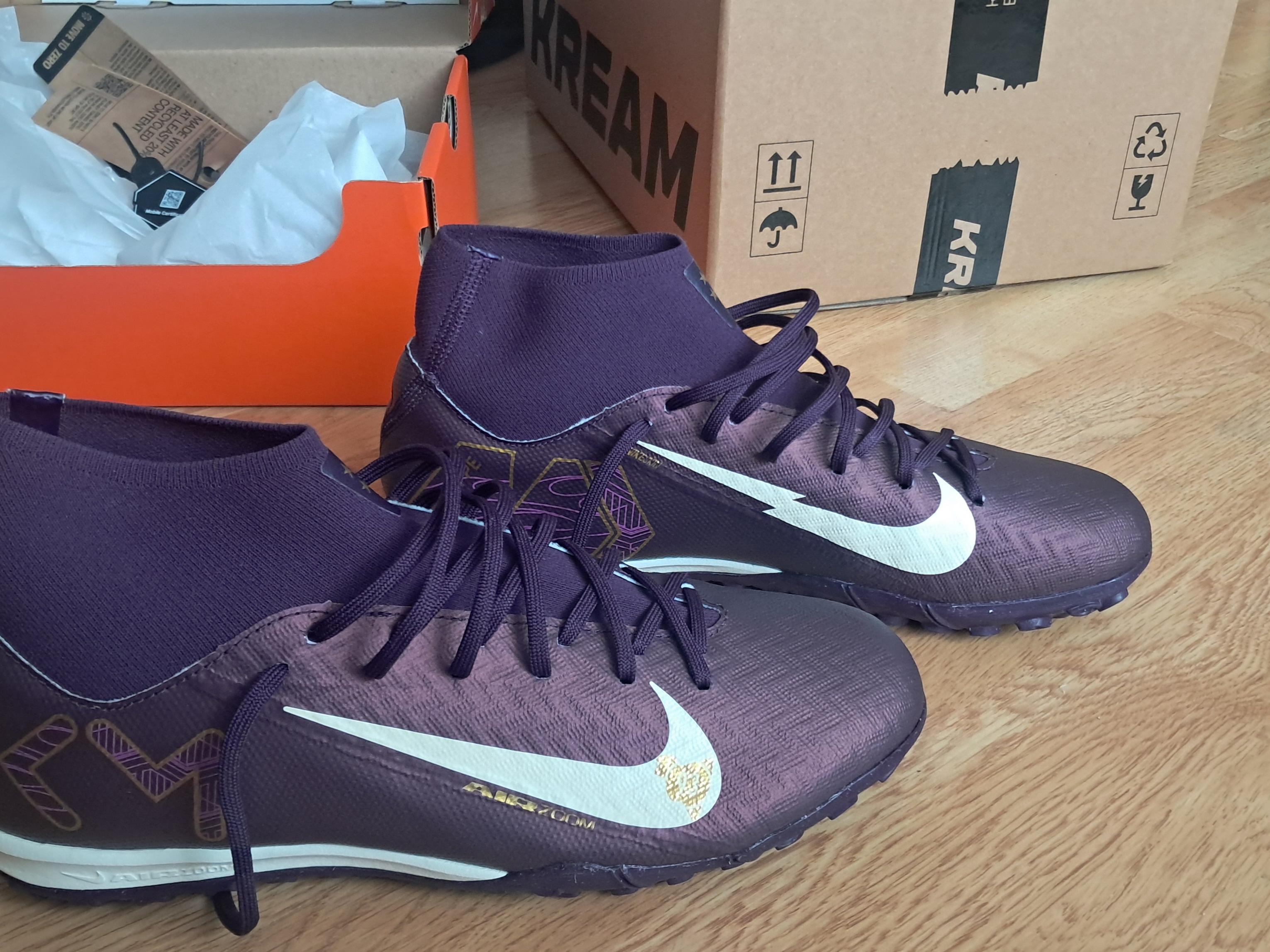 Nike Zoom Mercurial Superfly 10 Academy KM TF Grand Purple Pale Ivory 착용 스타일
