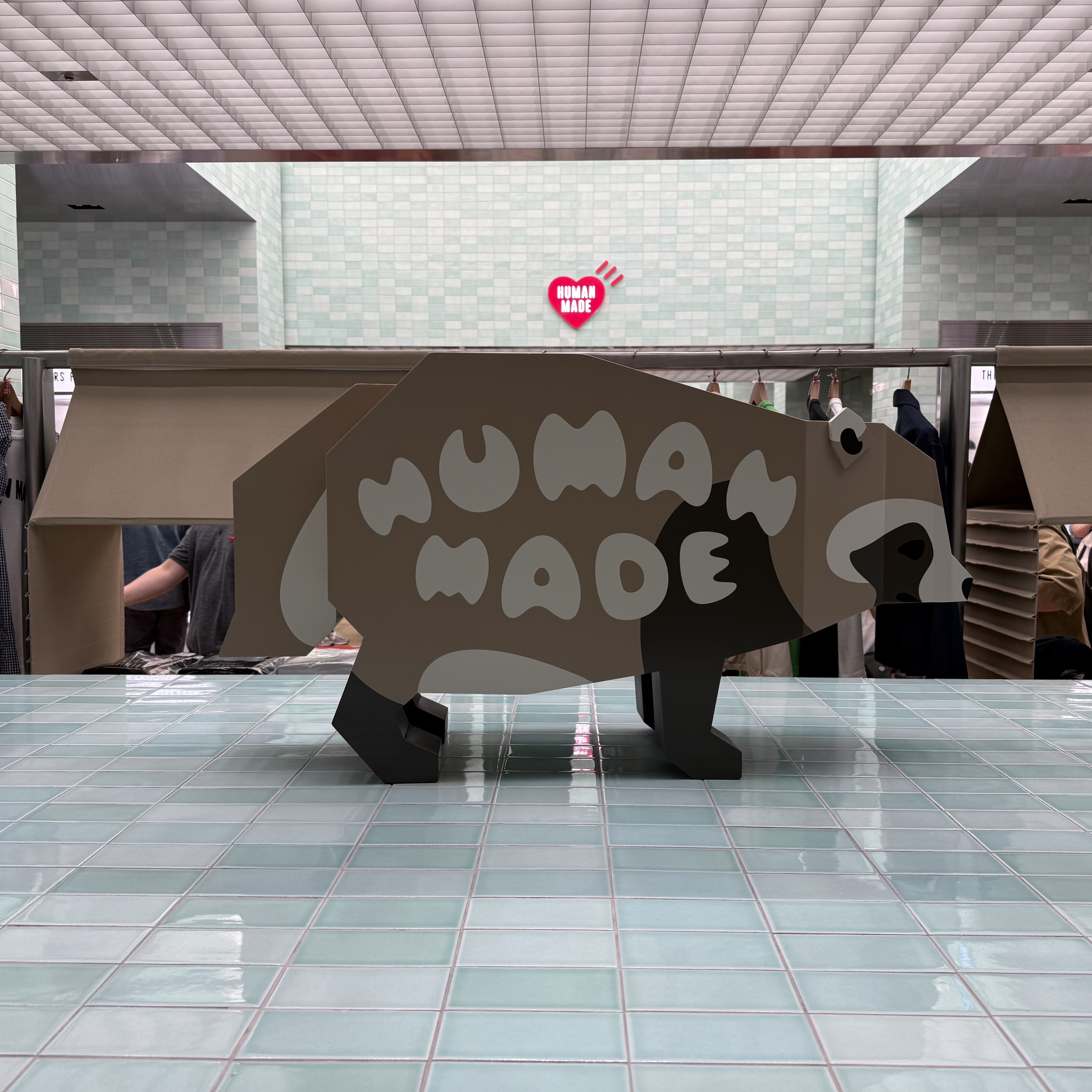Human Made Animal Graphic T-Shirt Jamsil White, Human Made Animal Keyring Jamsil Silver 착용 스타일 - 2