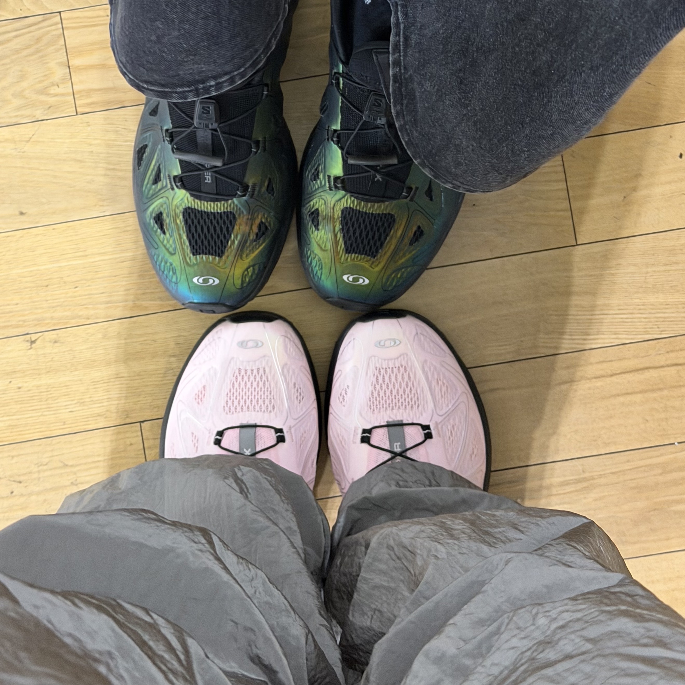 Salomon XT-Whisper Void Icy Pink Black 착용 스타일