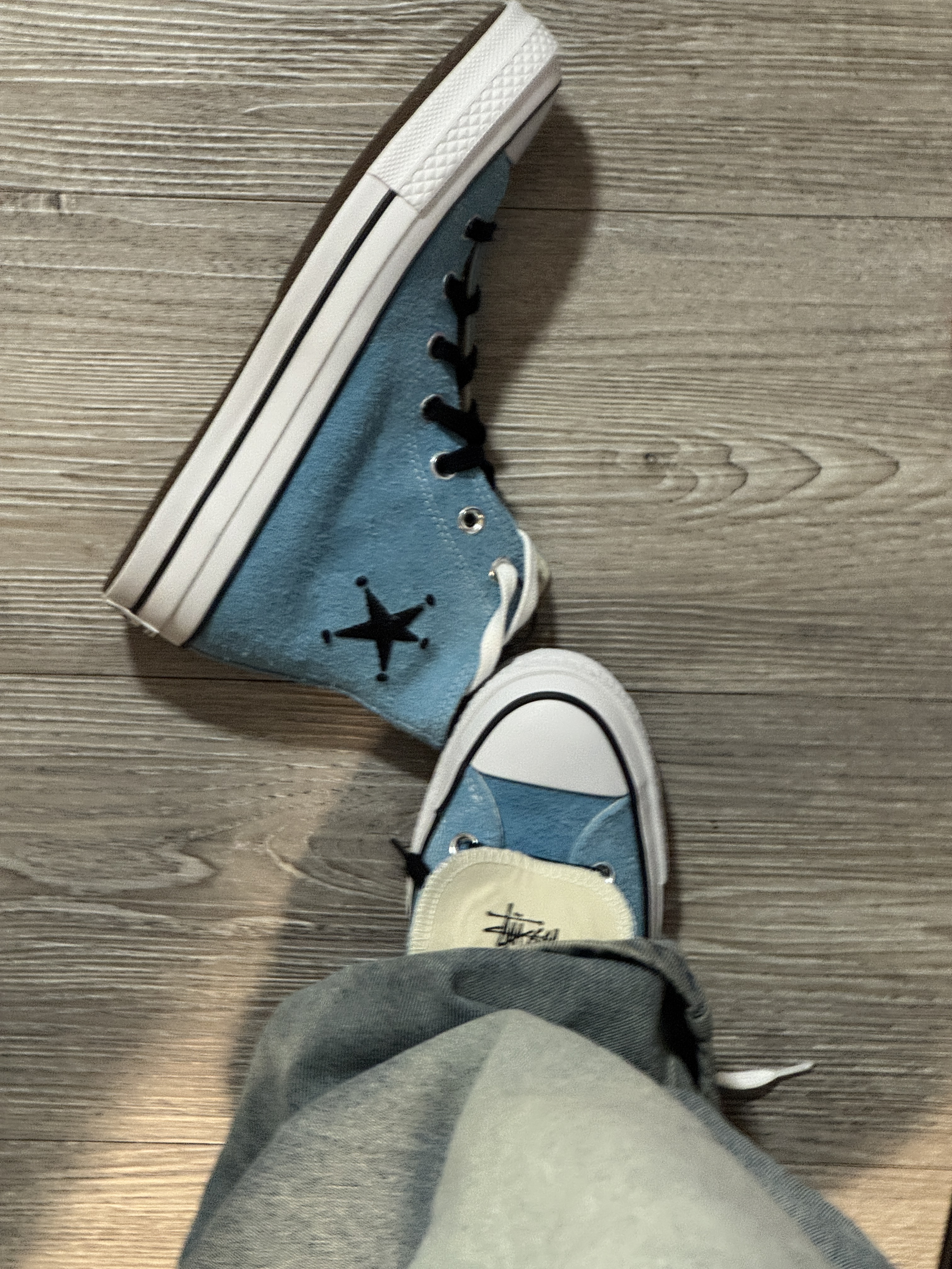 Converse x Stussy Chuck 70 Hi Sky Blue 착용 스타일 - 1