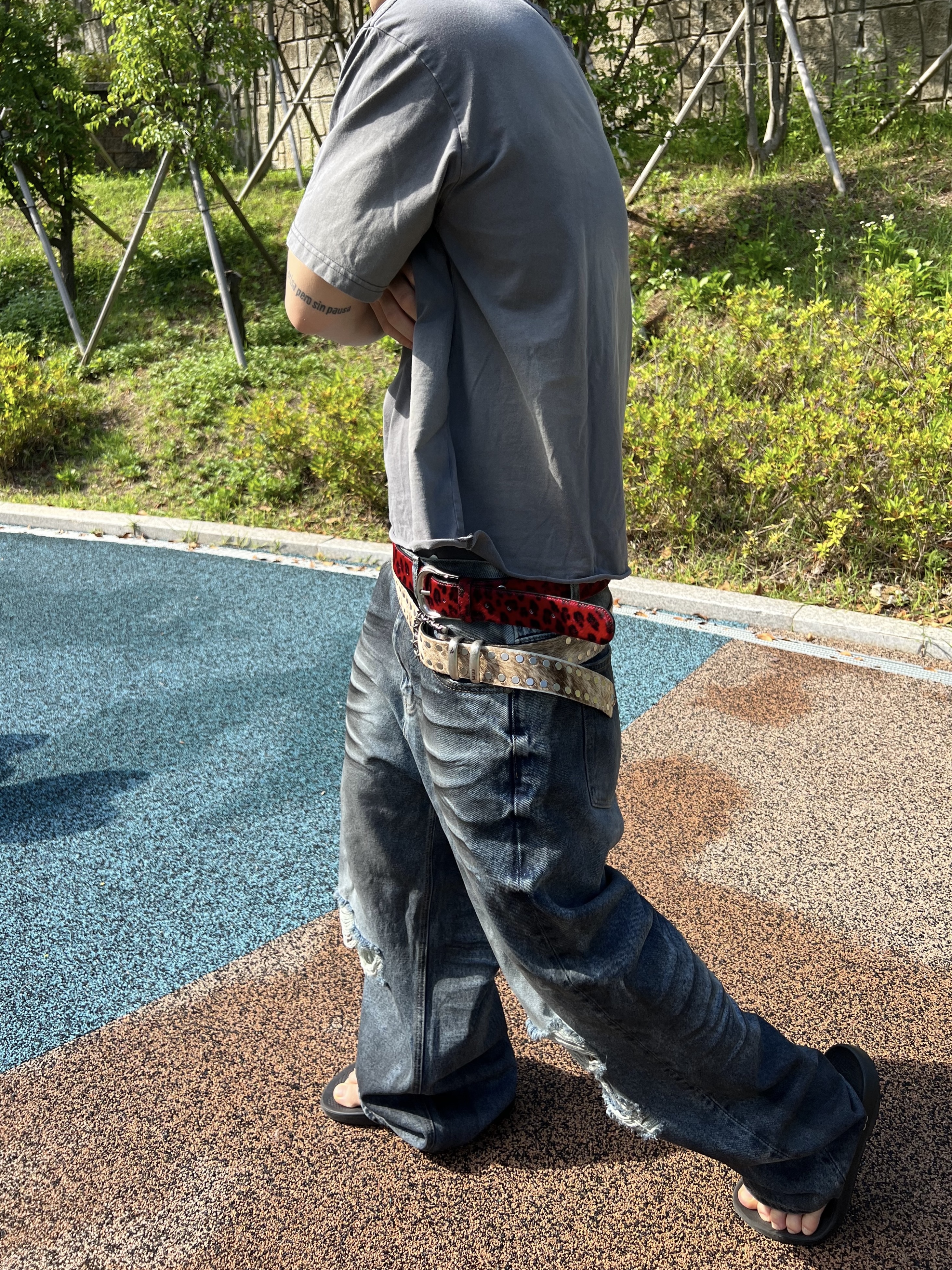 Aoiro Low-Key Cropped S/S T-Shirt Washed Grey, Undermycar Calf Hair Module Belt Strap Red Leopard 착용 스타일 - 5