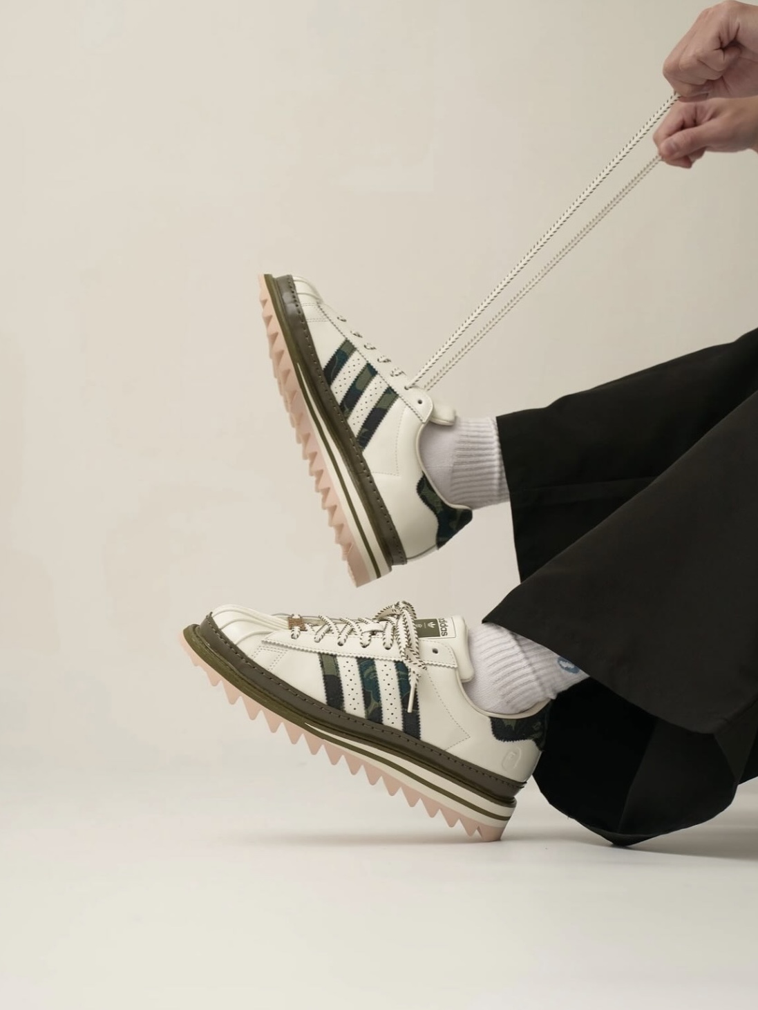 Adidas x BAPE x Edison Chen Clot Superstar Off White Branch 착용 스타일 - 3
