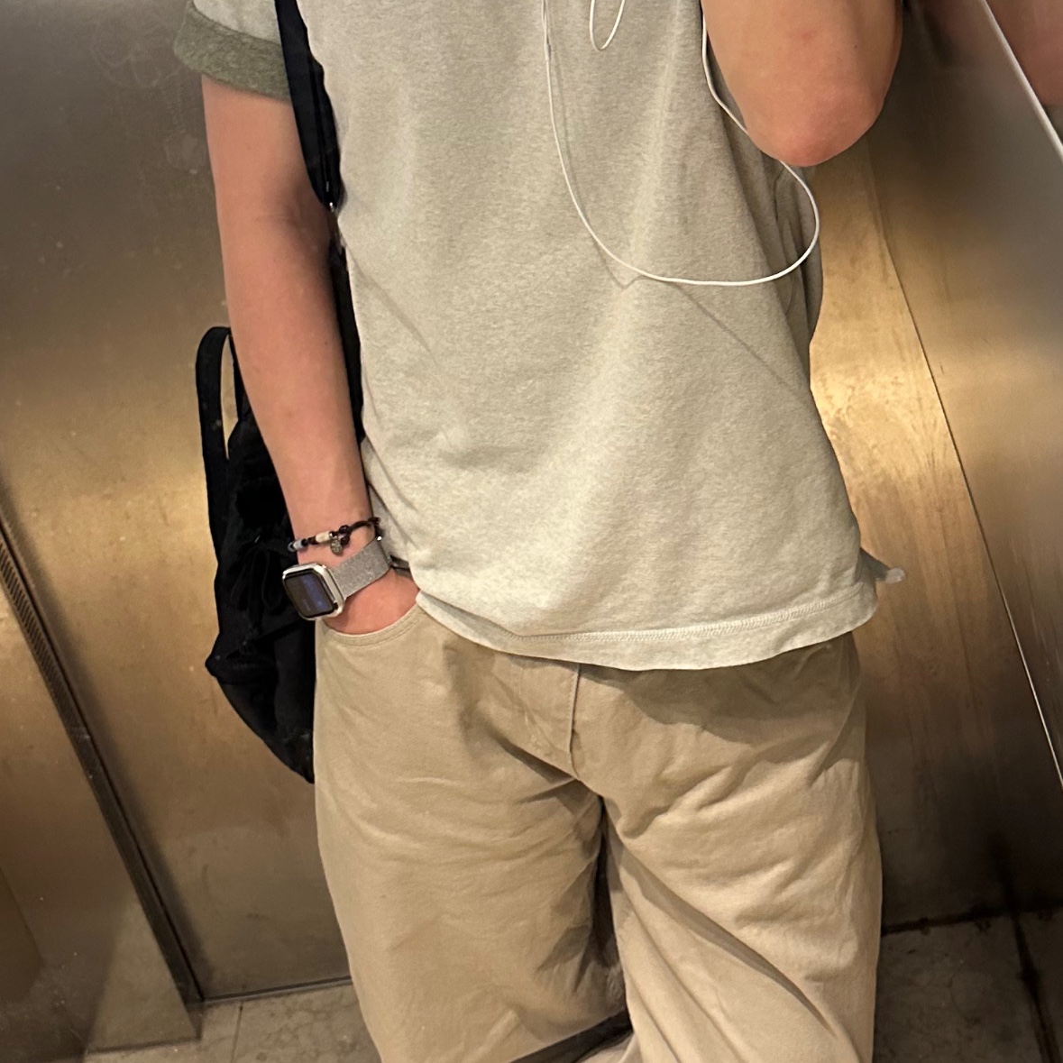 Uniqlo x JW Anderson Bi-Color T-Shirt Natural 착용 스타일