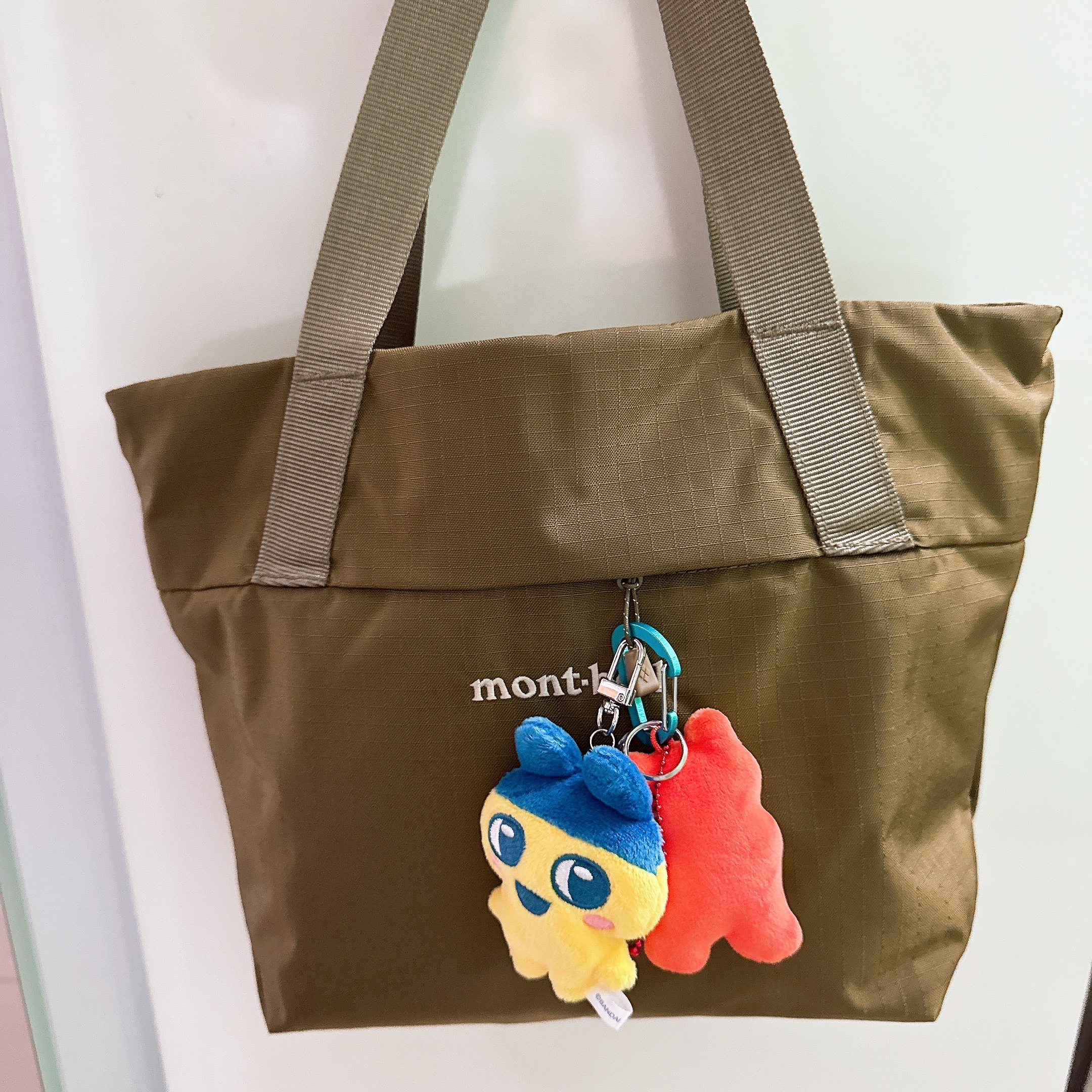 Montbell Bernina Wide Tote Bag S Khaki 착용 스타일