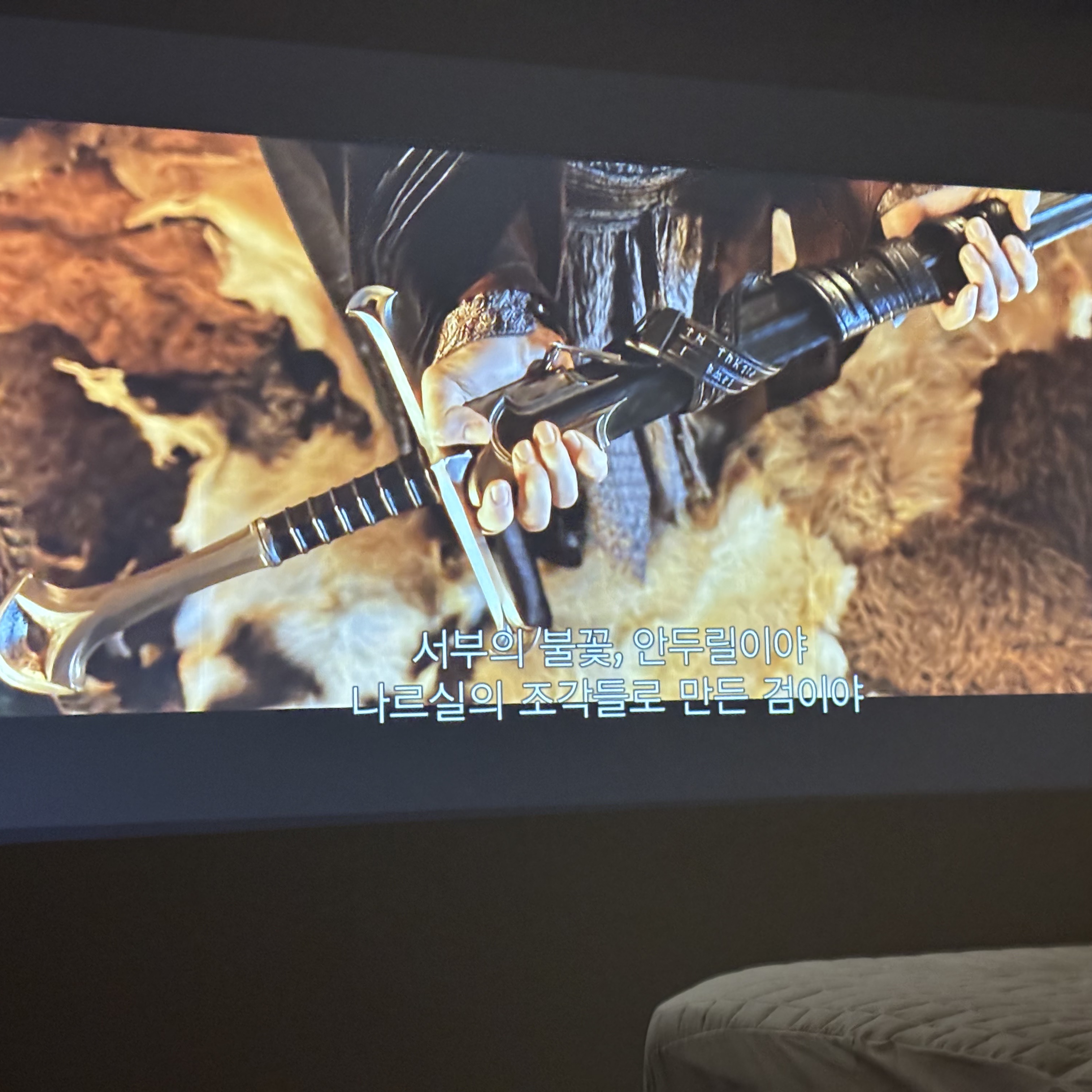 Epson LifeStudio POP Plus EF-62B Mini Projector UHD · 700 ISO Lumens · Triple-Core Engine · BOSE Sound 착용 스타일 - 7