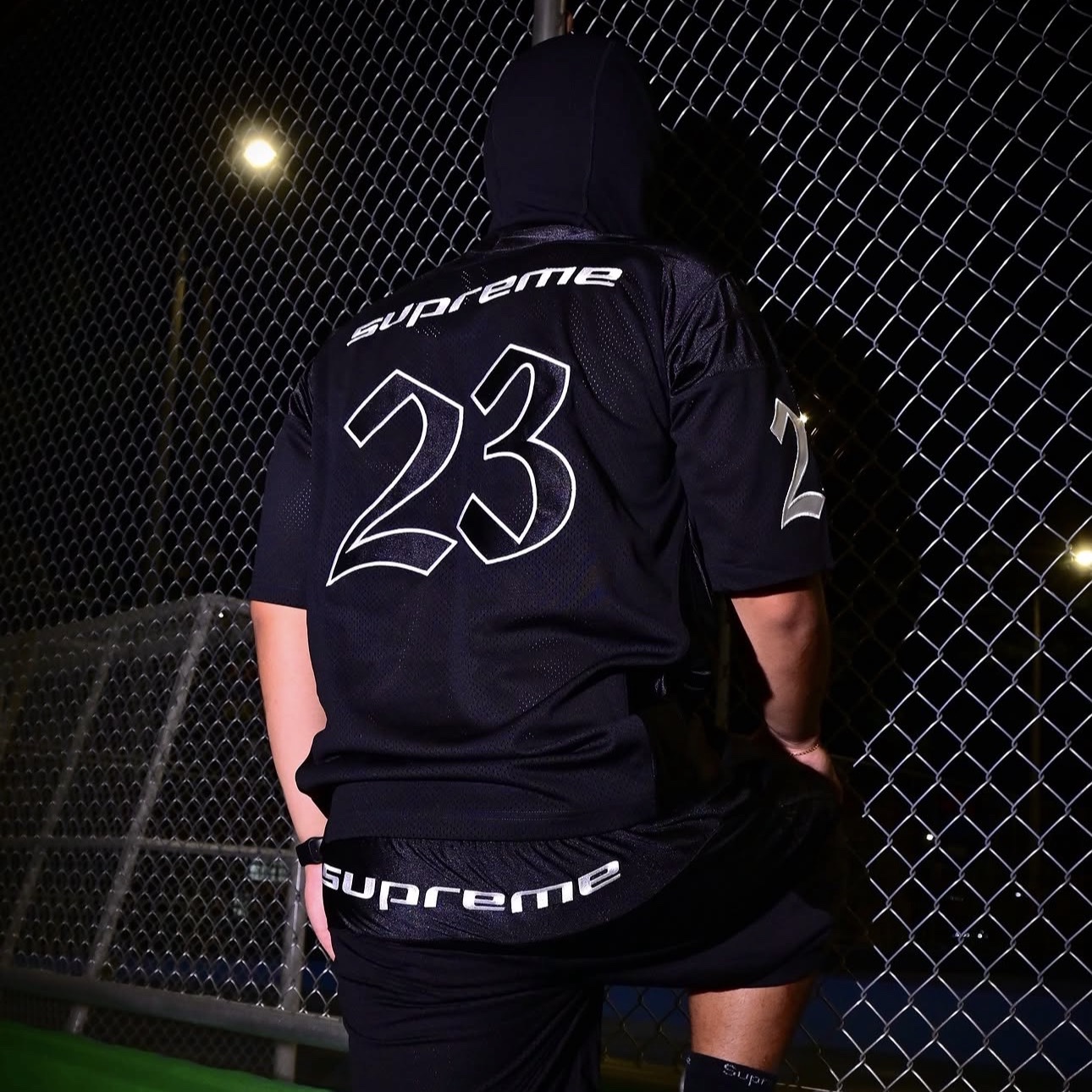 Supreme x Jordan Warm Up Jersey Black - 26SS 착용 스타일 - 5