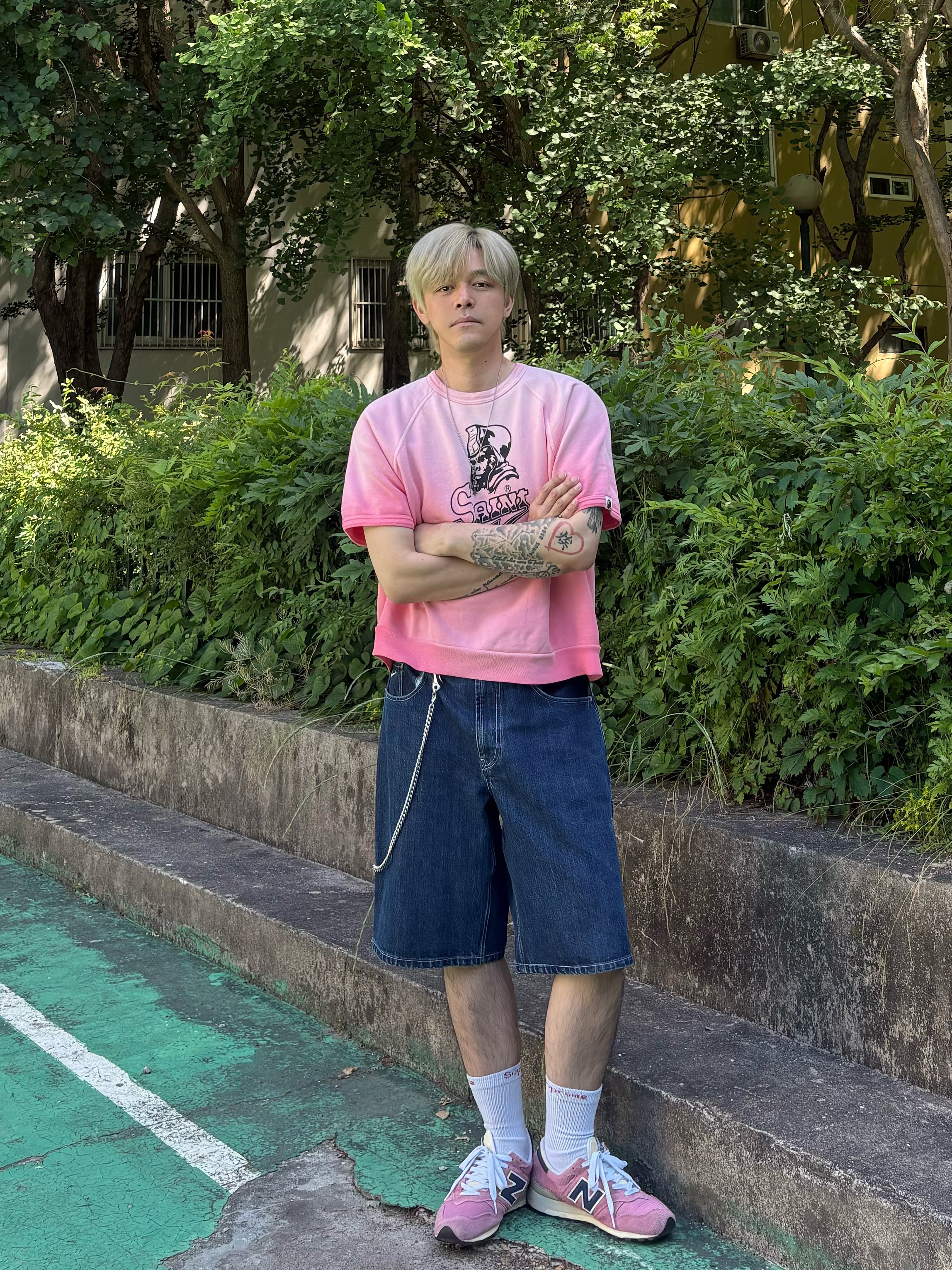 Saint Mxxxxxx x BAPE S/S Crew Sweat Saint Star Pink - 26SS, Supreme x Nike Denim Short Indigo - 24SS 착용 스타일 - 2