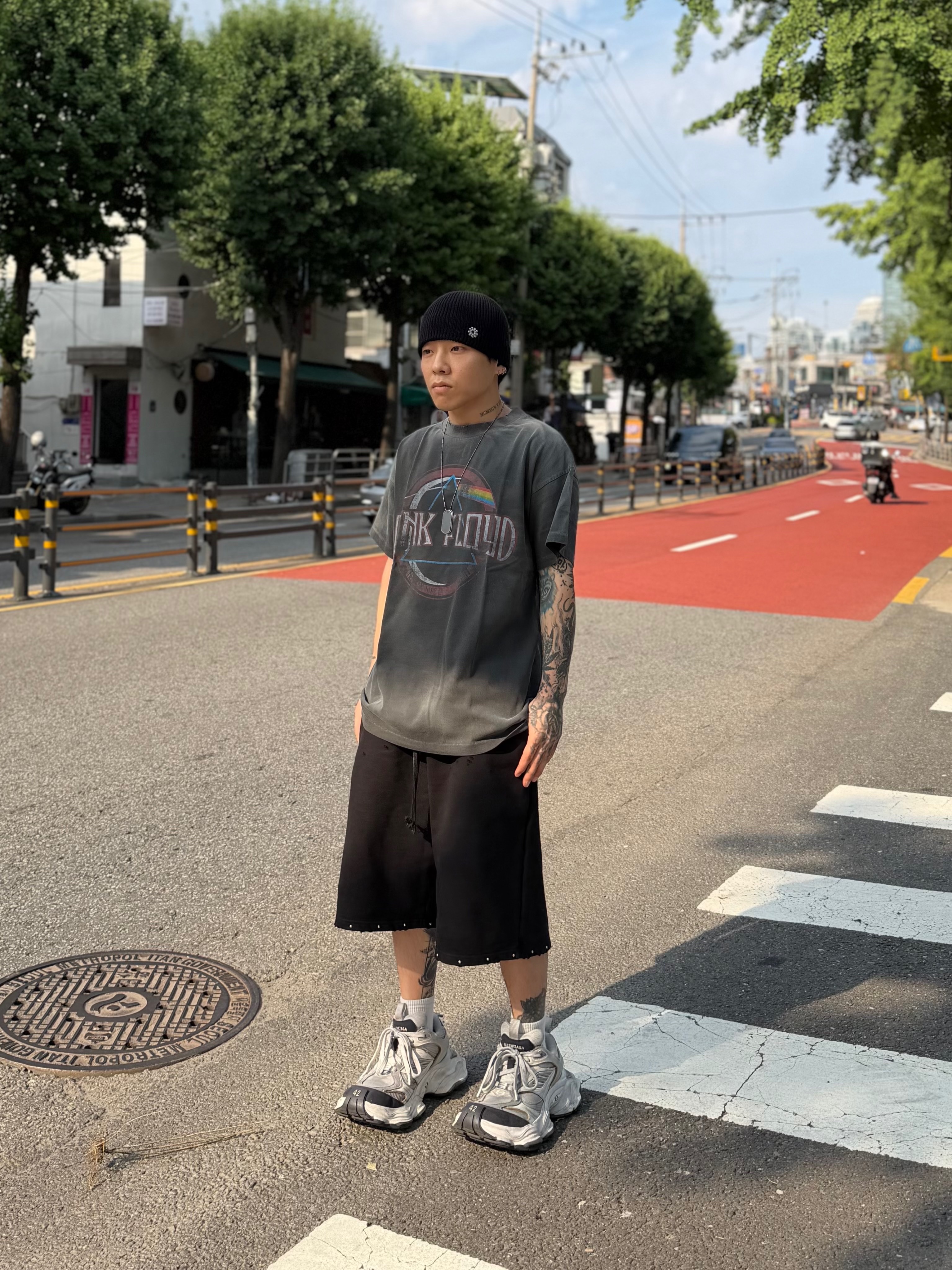 Balenciaga 10XL Sneakers Grey White Red 착용 스타일 - 7