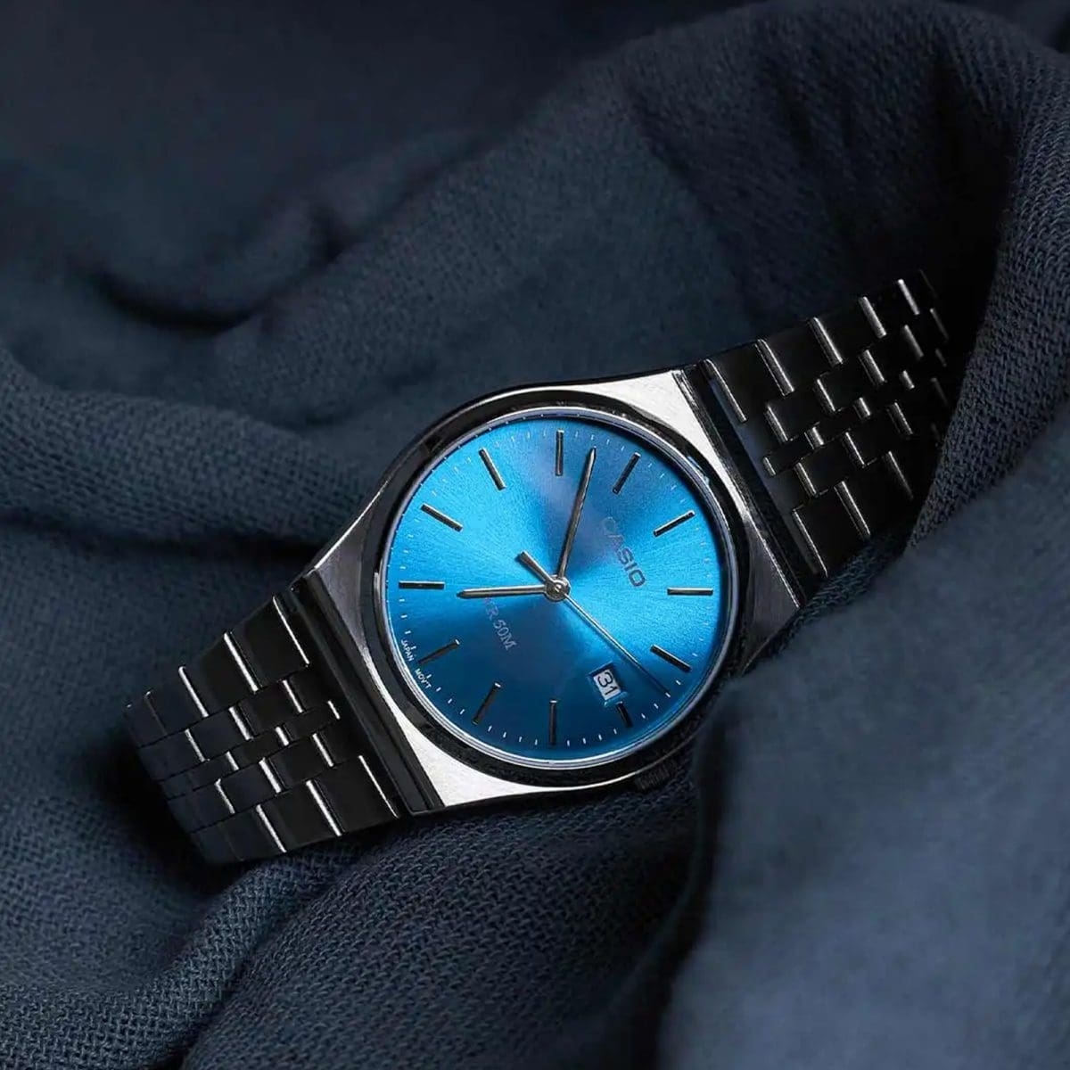 Casio MTP-B145D-2A2V 착용 스타일
