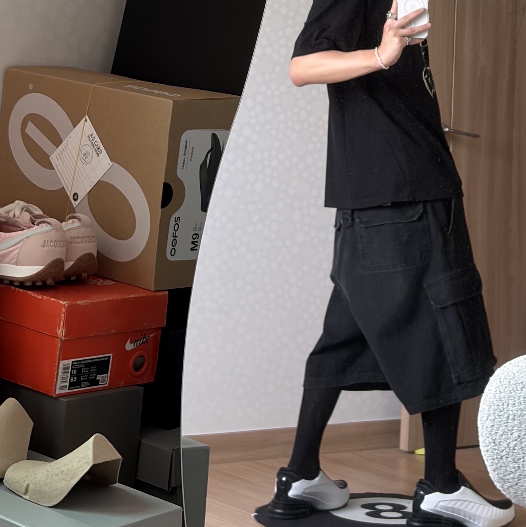 Saint Laurent Suede Loafer Brown, Nike x Comme des Garcons Homme Plus Air Max Dolce SP White Black 착용 스타일 - 4