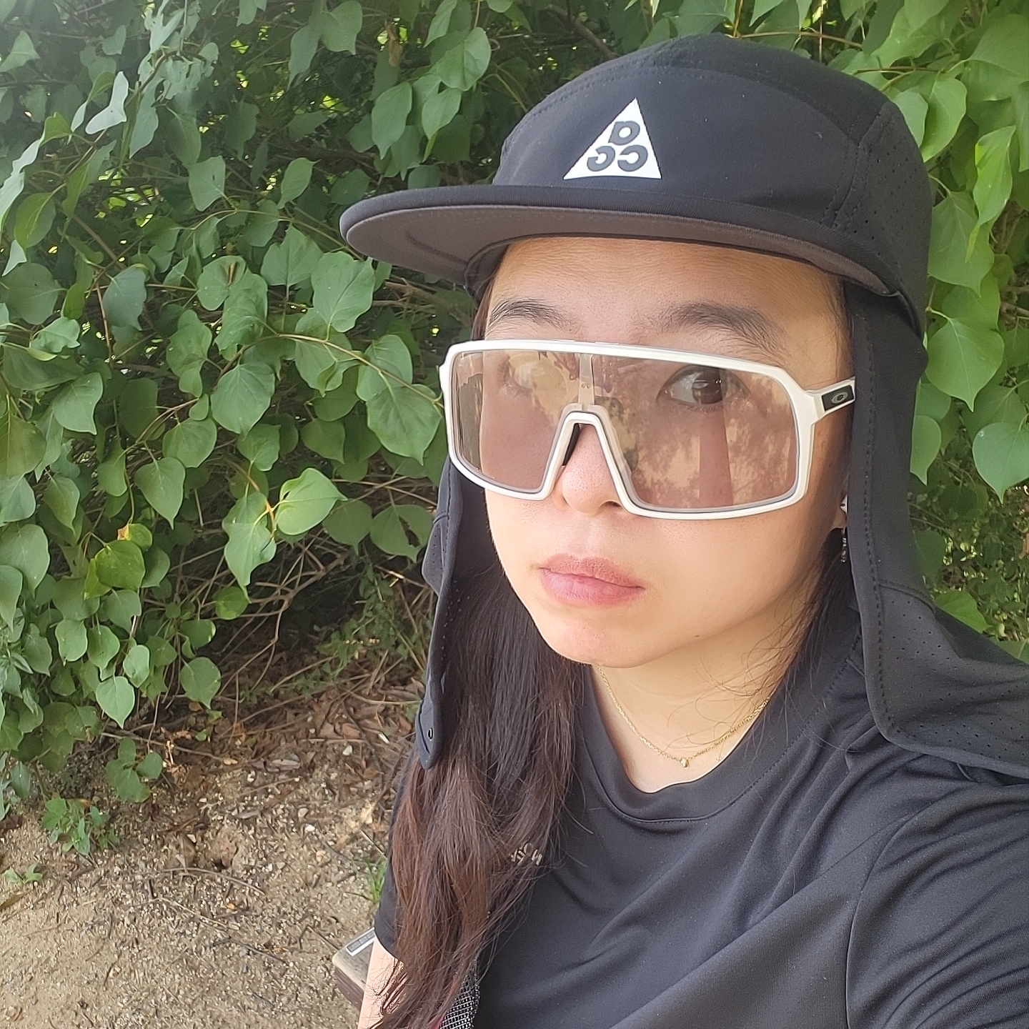 Nike ACG Fly Cap Black, Oakley Sutro Lite Matte White Frame Clear To Black Iridium Photochromic Lenses Low Bridge Fit 착용 스타일 - 1