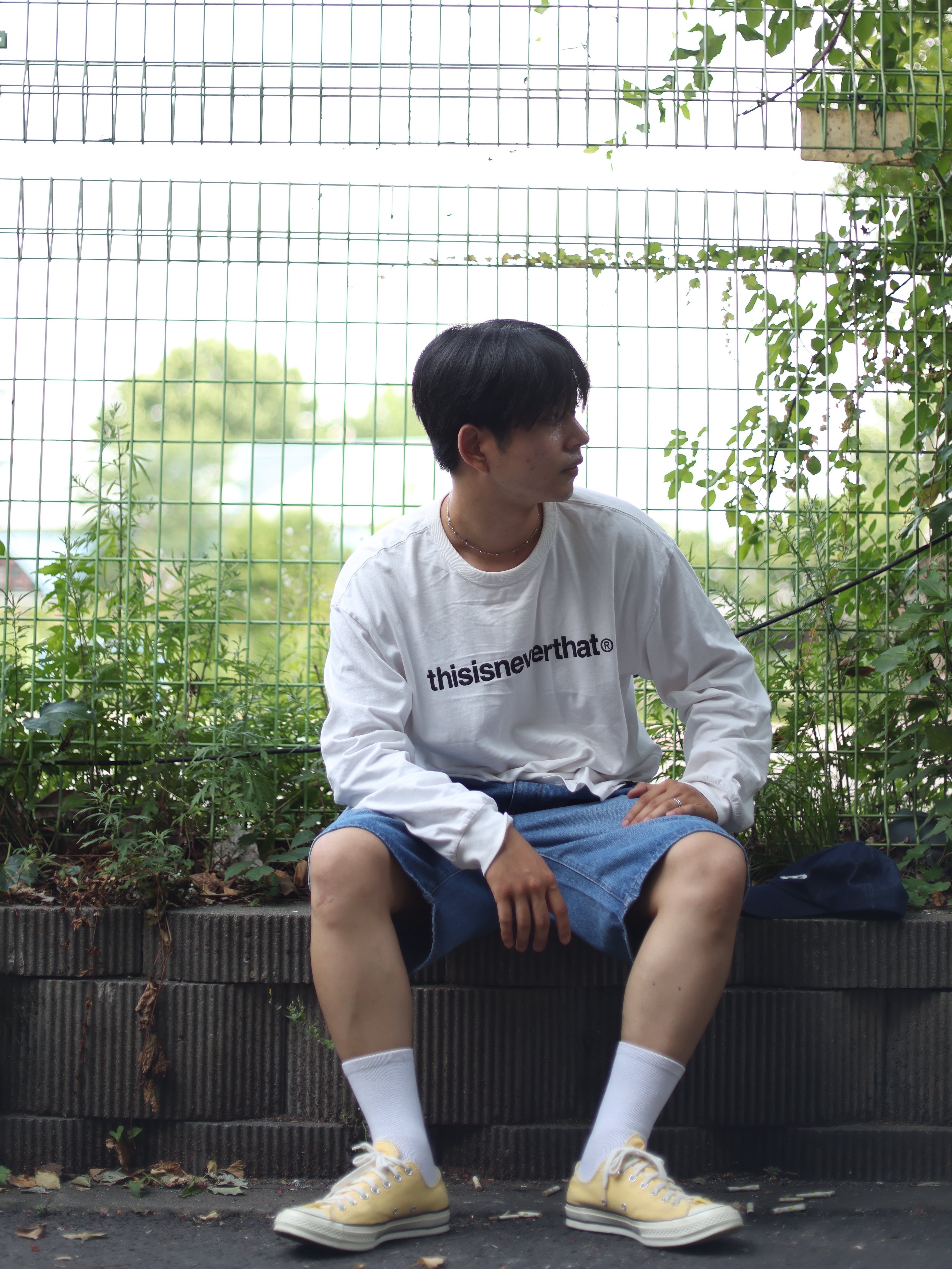 [KREAM 단독][니티드X림박스] Knitted Relaxed Washing Denim Two-Tuck Cinch Back Shorts Washing Blue 착용 스타일 - 10