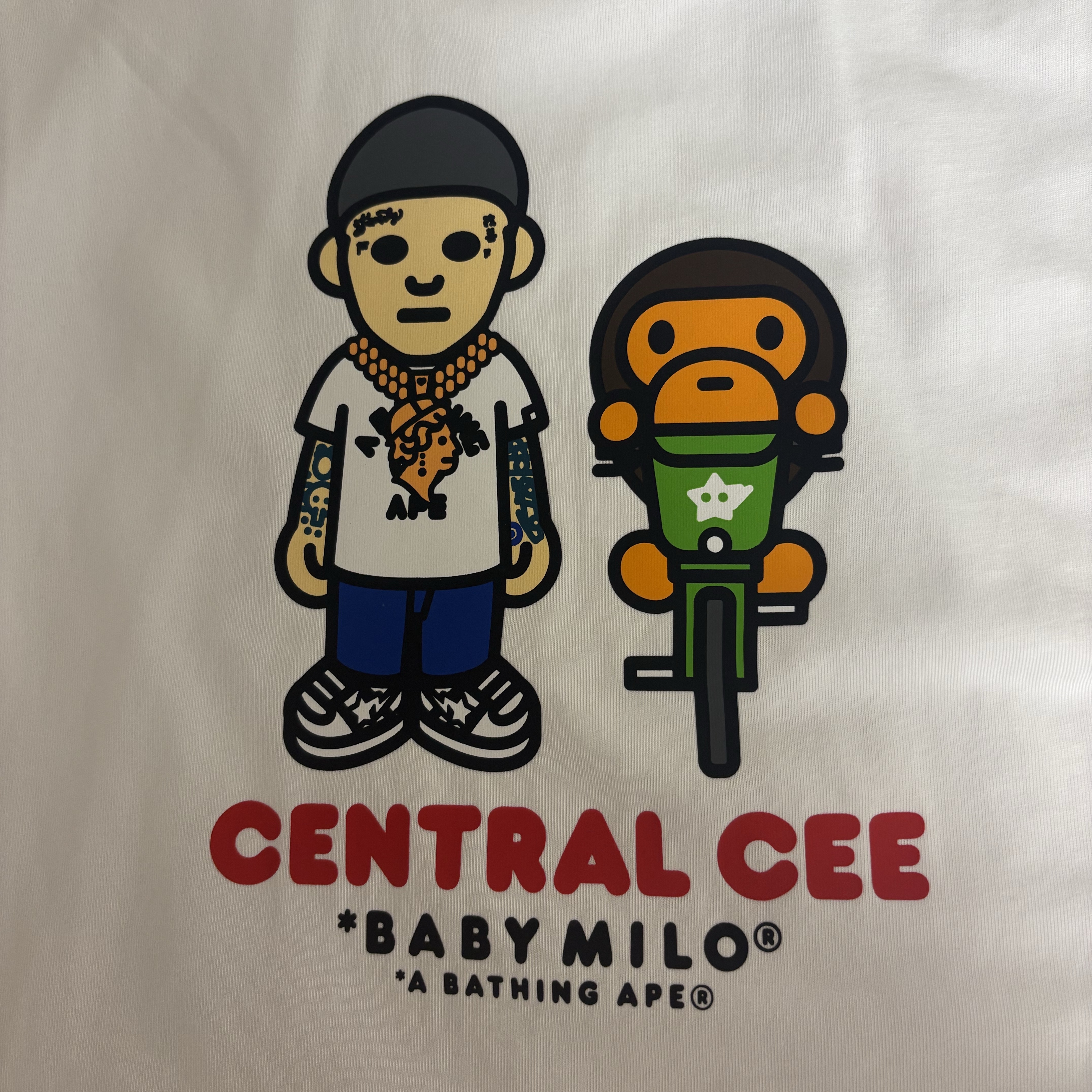 BAPE x Spotify x SYNA World By Central Cee Baby Milo Relaxed Fit T-Shirt White 착용 스타일 - 3