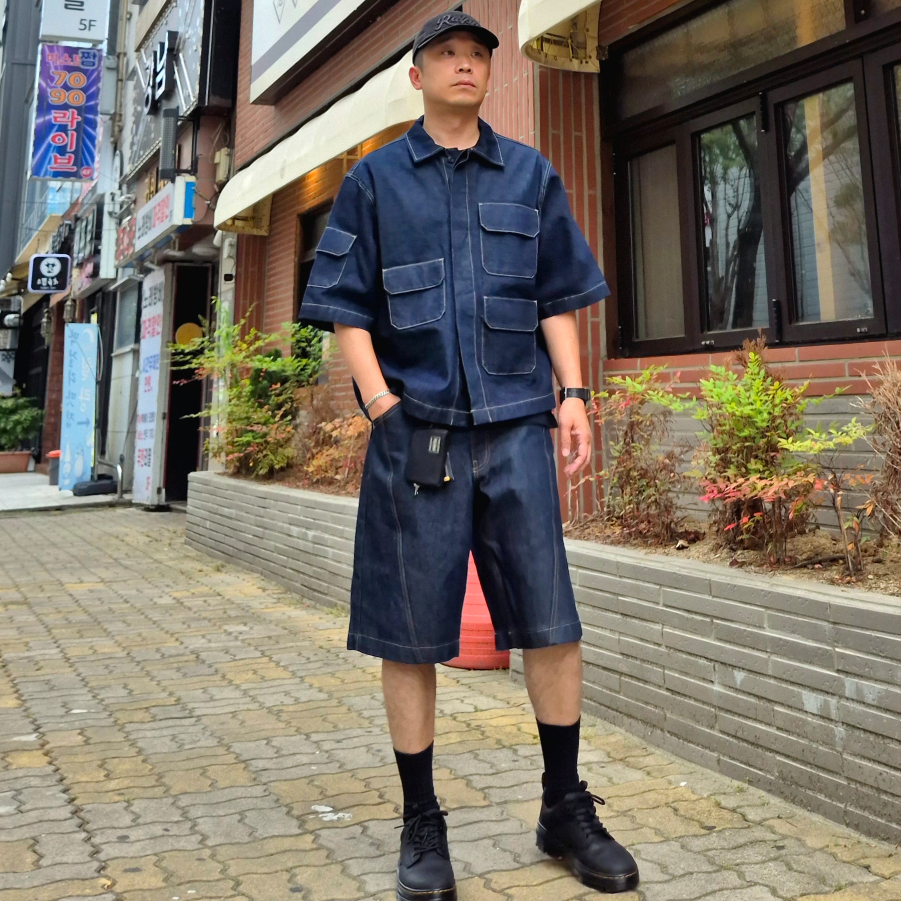 Dr. Martens Reeder Wyoming Leather Utility Shoes Black, Porter Drawing Coin Key Case Black 착용 스타일 - 2