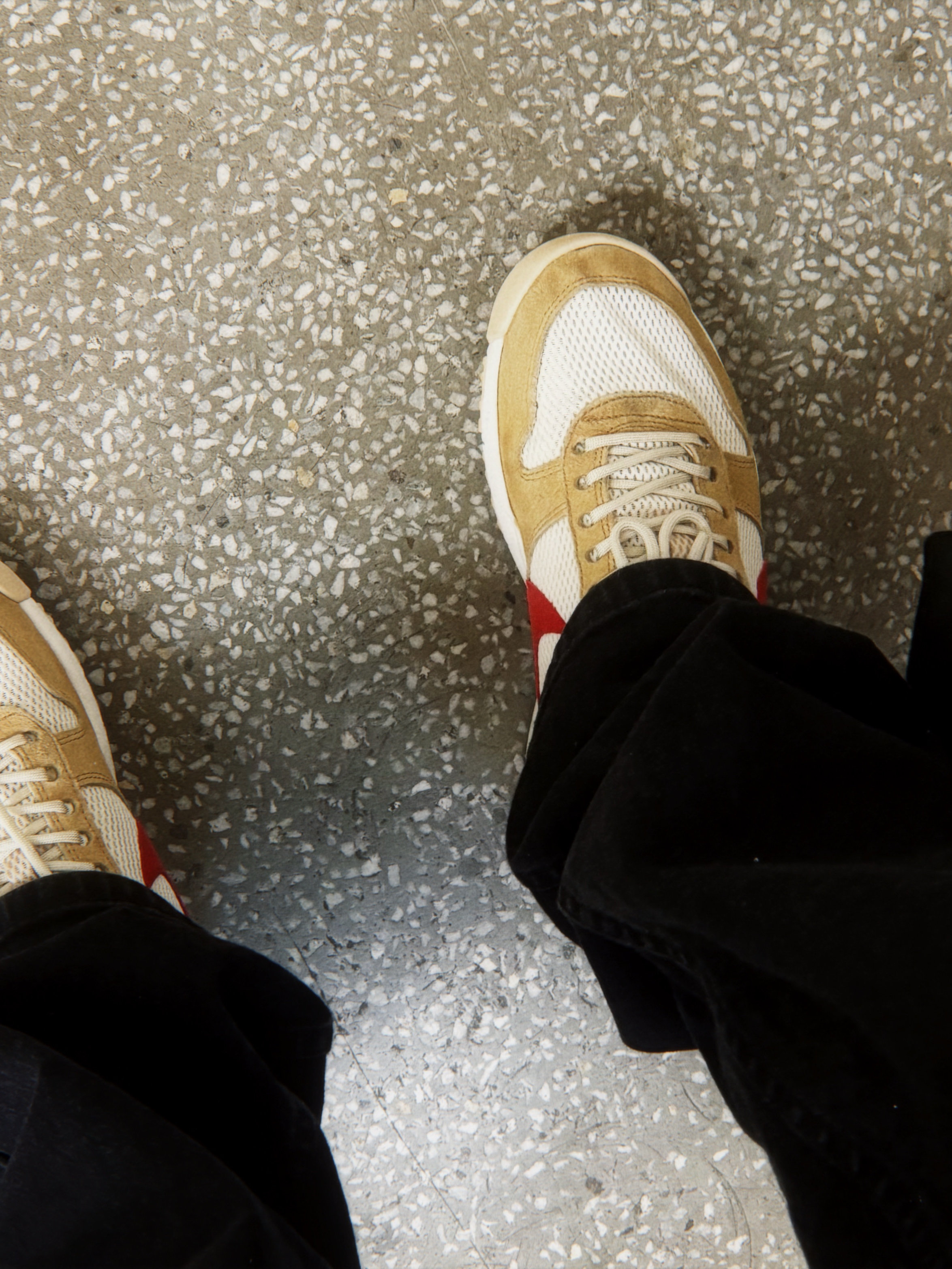 Nike x Tom Sachs Mars Yard Shoe 2.0 Space Camp, Levi's 505 Regular Fit Jeans Dark Indigo 착용 스타일 - 2