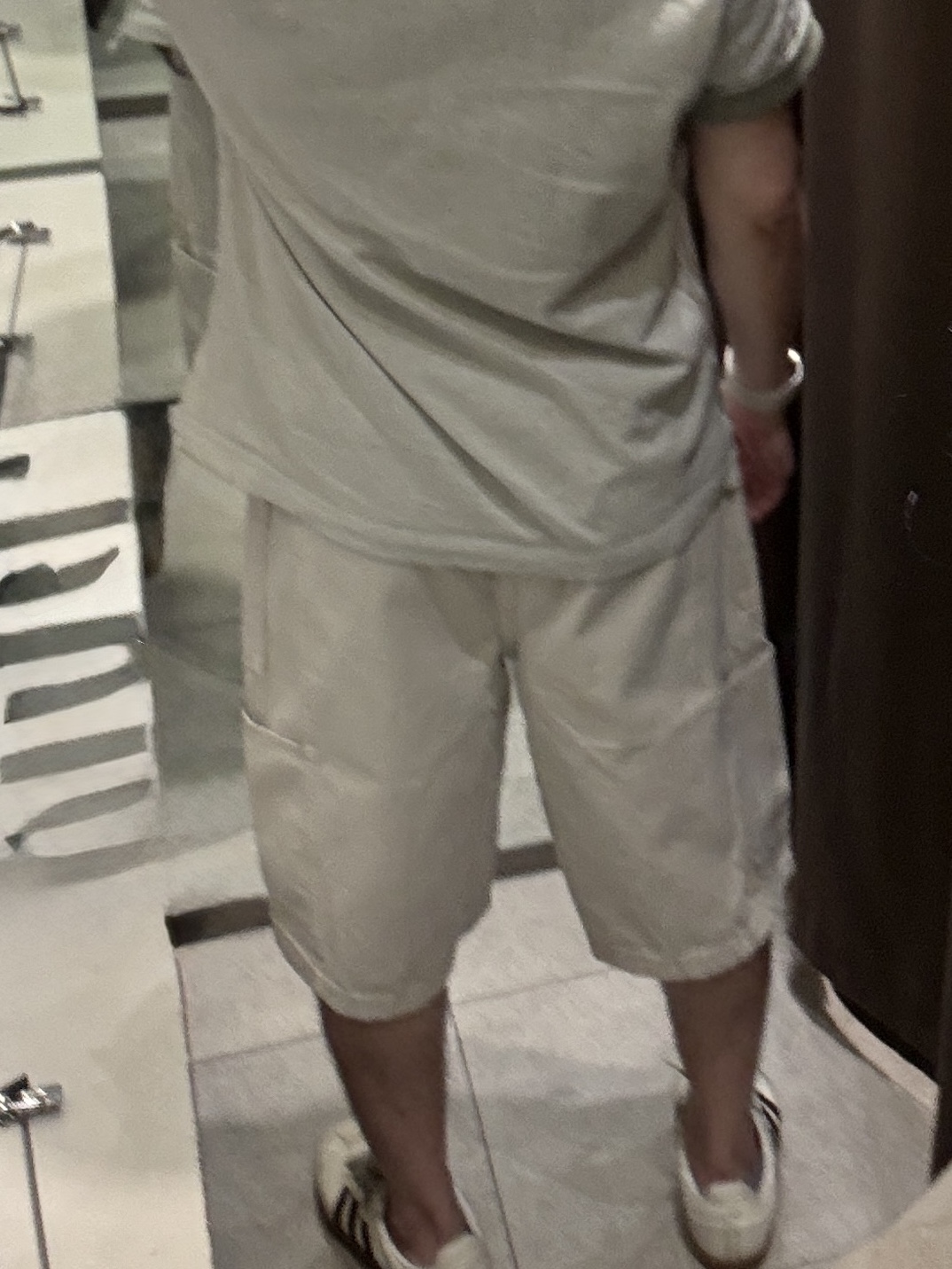 Uniqlo x JW Anderson Bi-Color T-Shirt Natural 착용 스타일 - 2