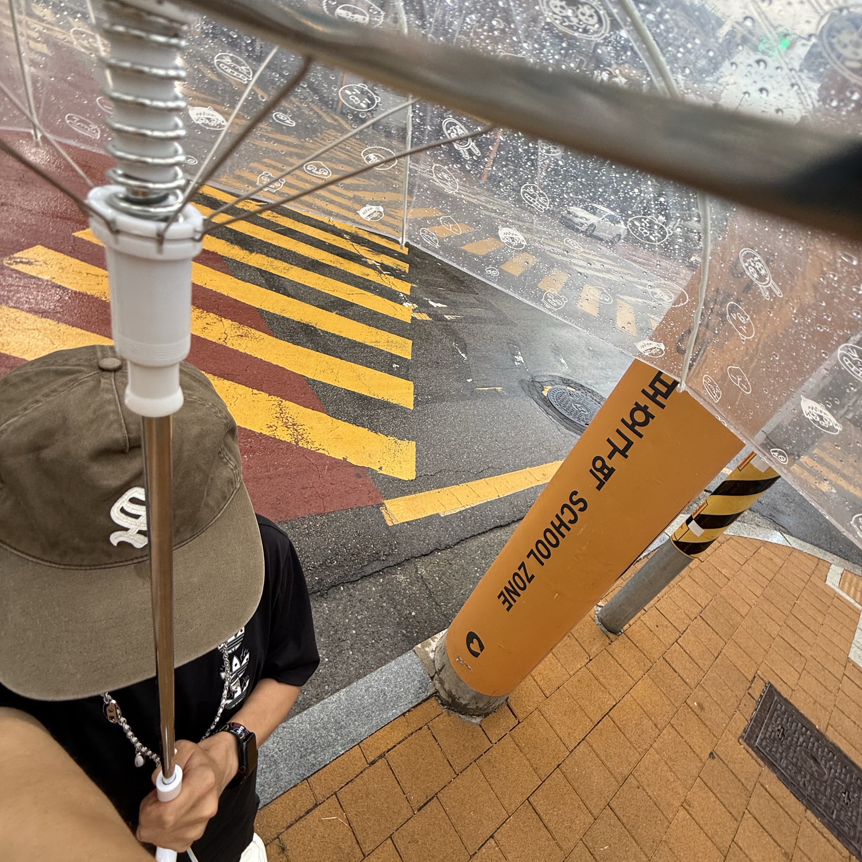 Sunday Ceremony Old English Applique Logo Cap - Light Brown, Diesel Wired Earbuds Silver (Korean Ver.) 착용 스타일 - 1