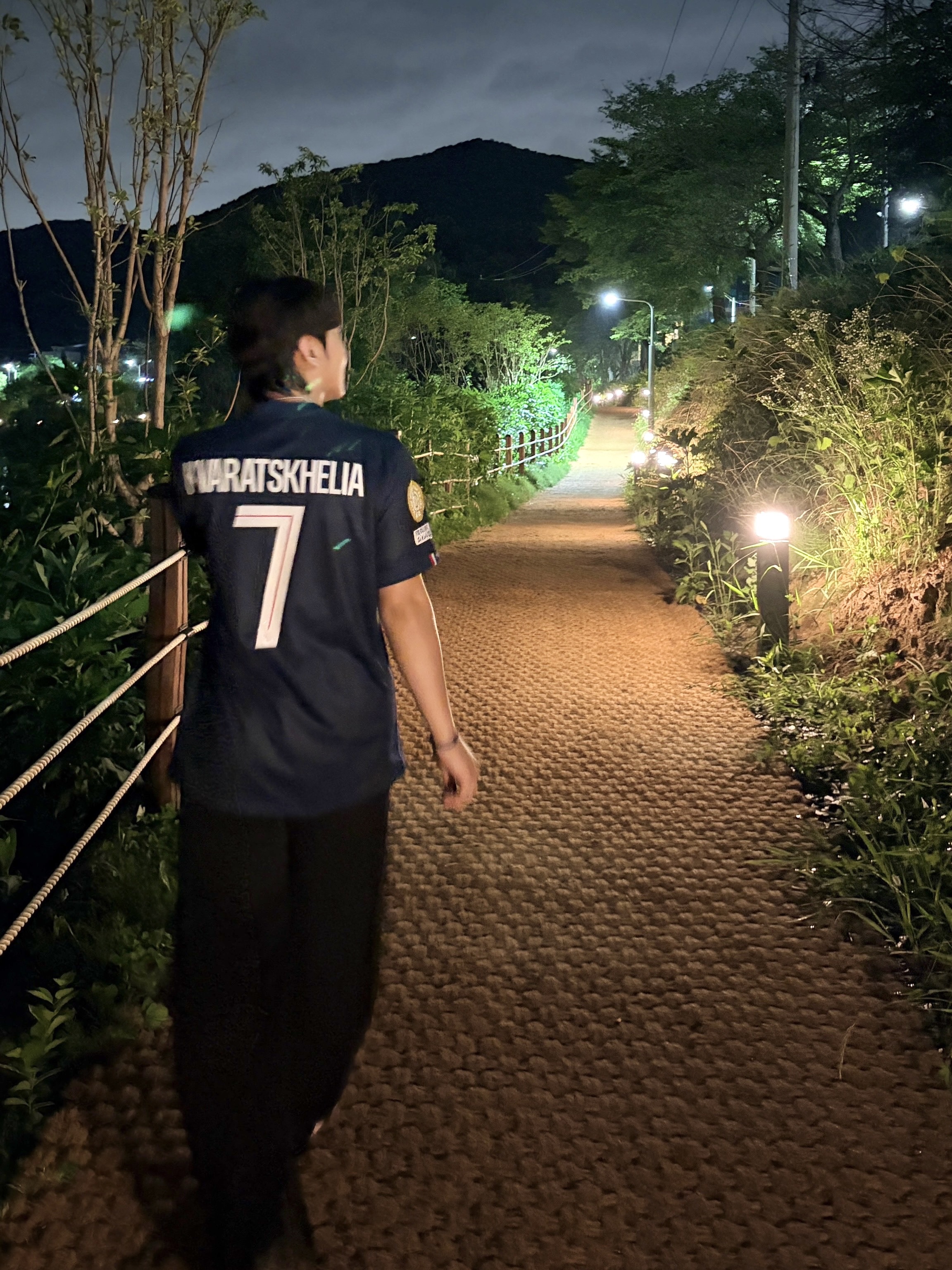 Nike Paris Saint-Germain 2025/26 Stadium Home Dri-Fit Soccer Replica Jersey Midnight Navy (Non Marking Ver.), Jordan 4 Retro Fear 2024 착용 스타일 - 2