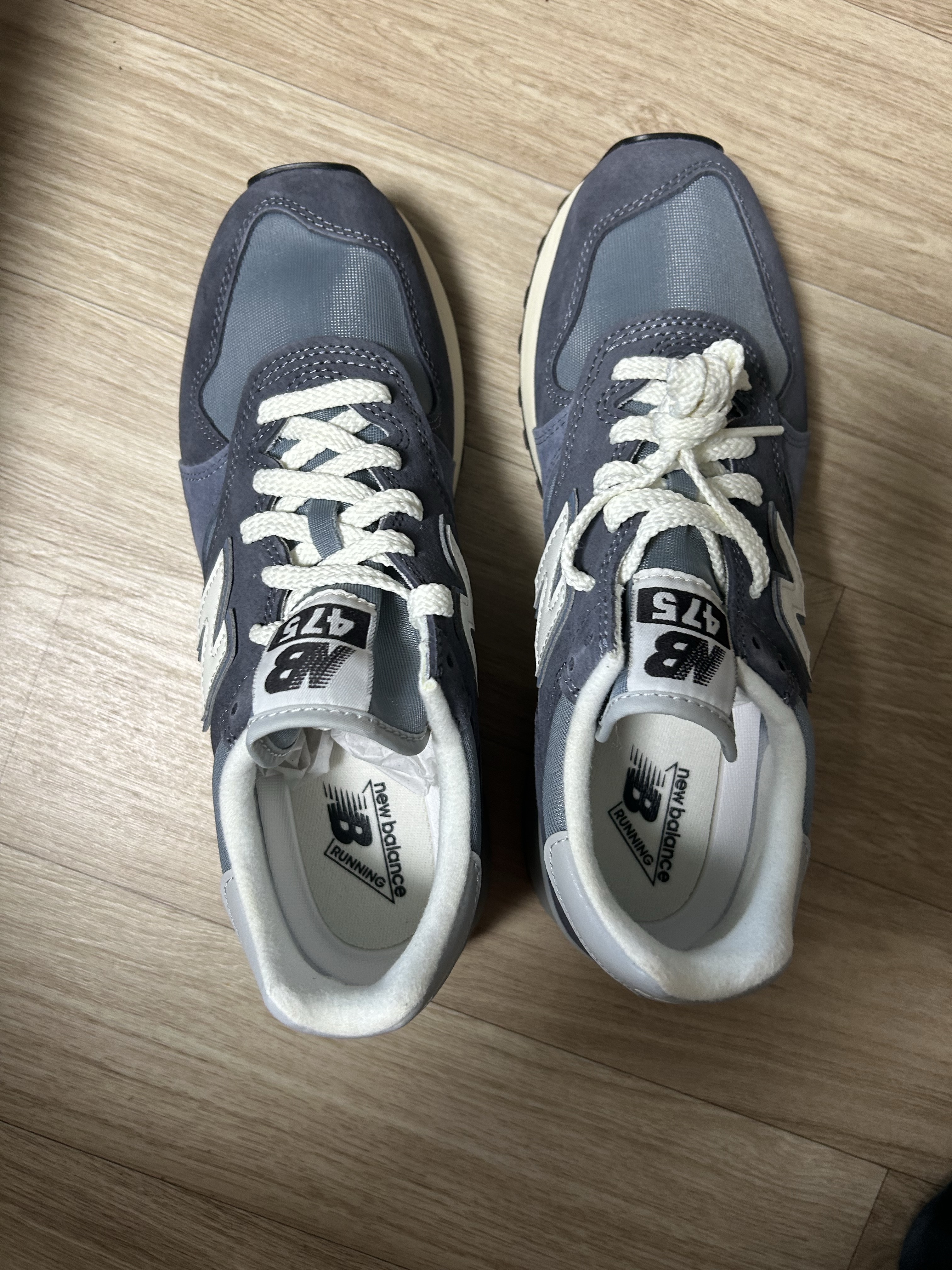New Balance 475 Steel Dark Arctic Grey 착용 스타일
