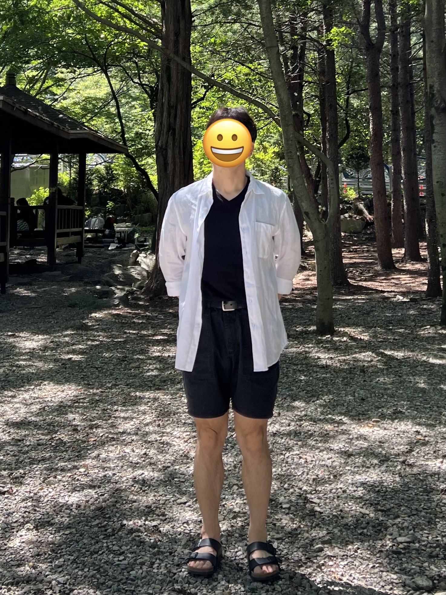 Uniqlo Premium Linen Striped Shirt Off White, Birkenstock Arizona Black - Regular 착용 스타일 - 2