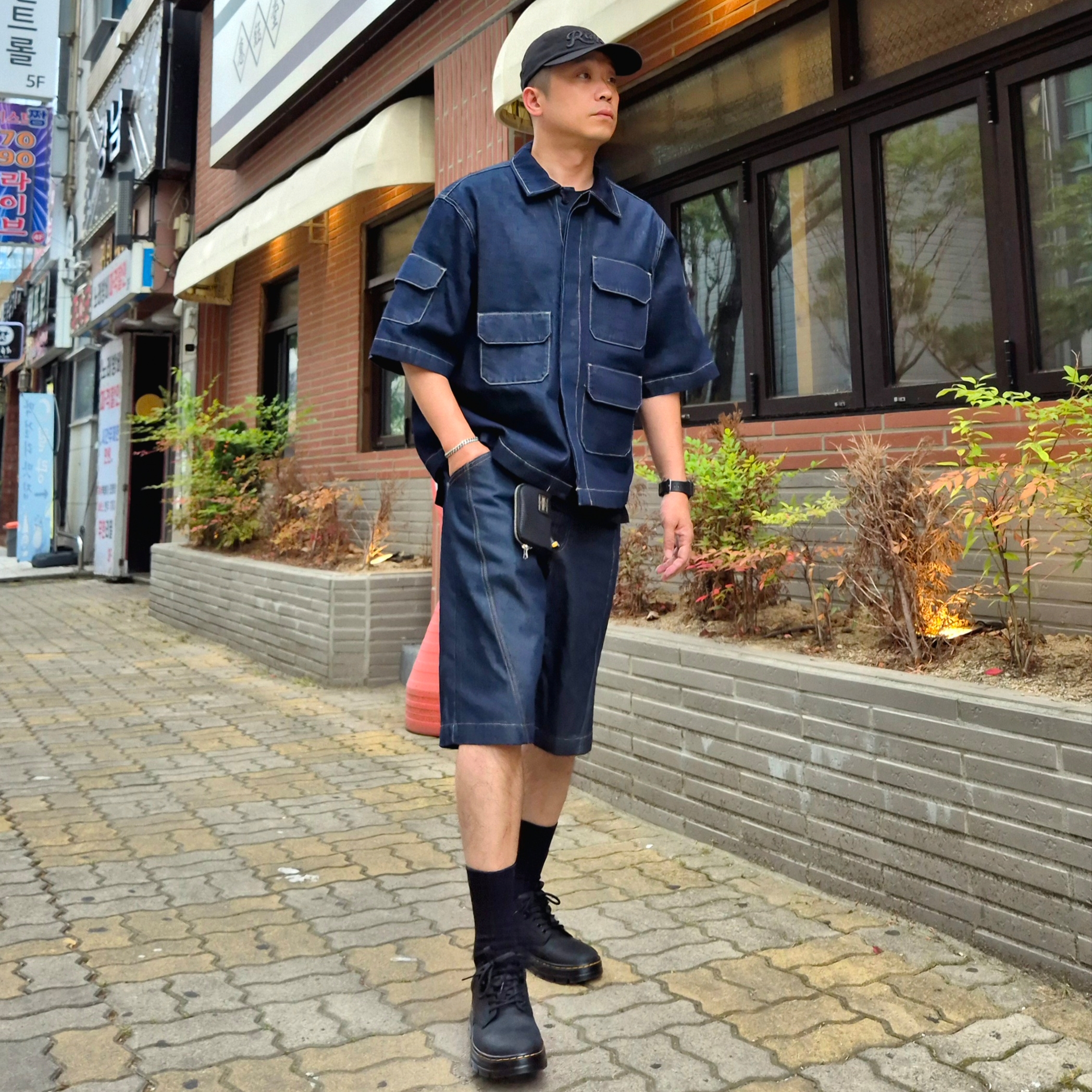 Dr. Martens Reeder Wyoming Leather Utility Shoes Black, Porter Drawing Coin Key Case Black 착용 스타일 - 4