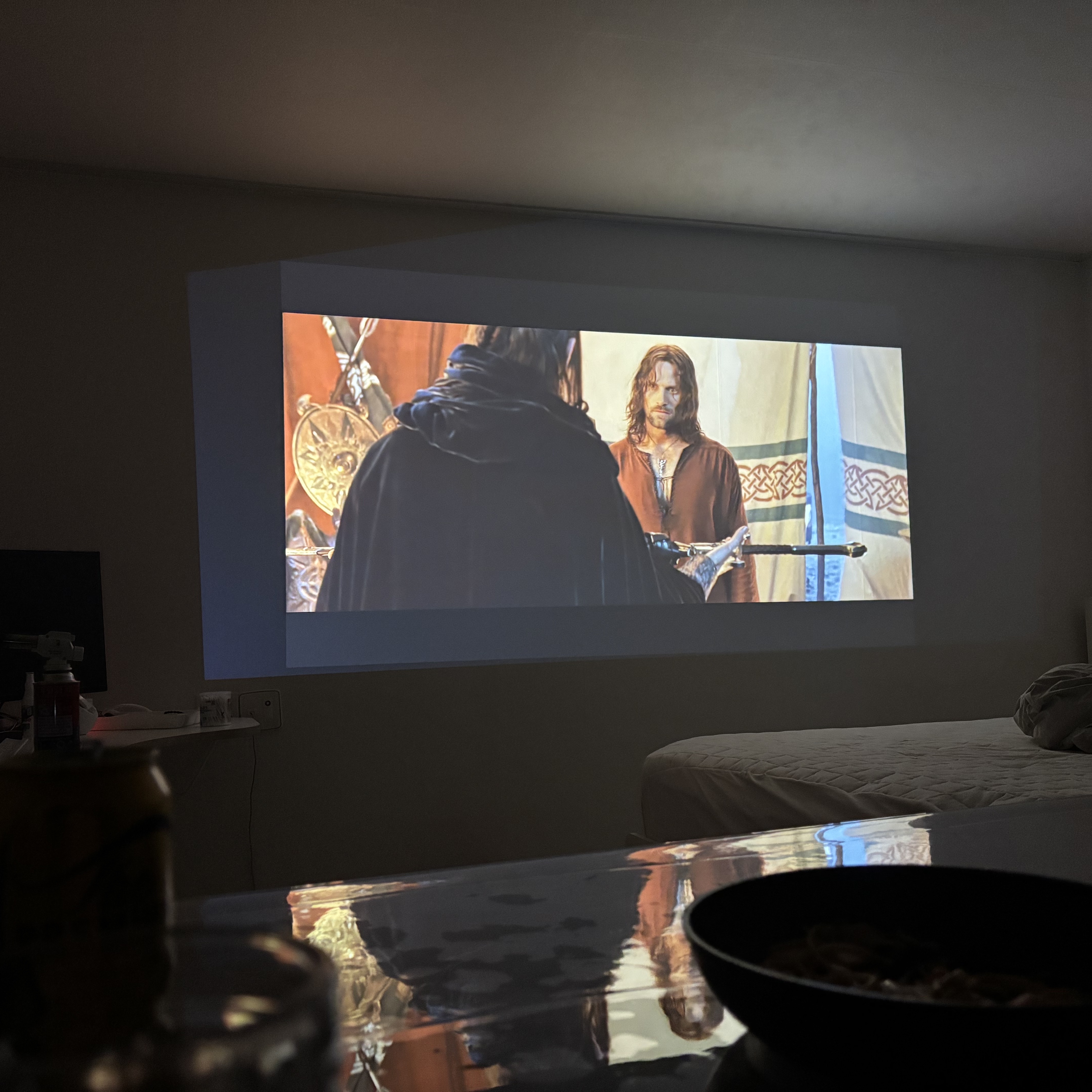 Epson LifeStudio POP Plus EF-62B Mini Projector UHD · 700 ISO Lumens · Triple-Core Engine · BOSE Sound 착용 스타일 - 6
