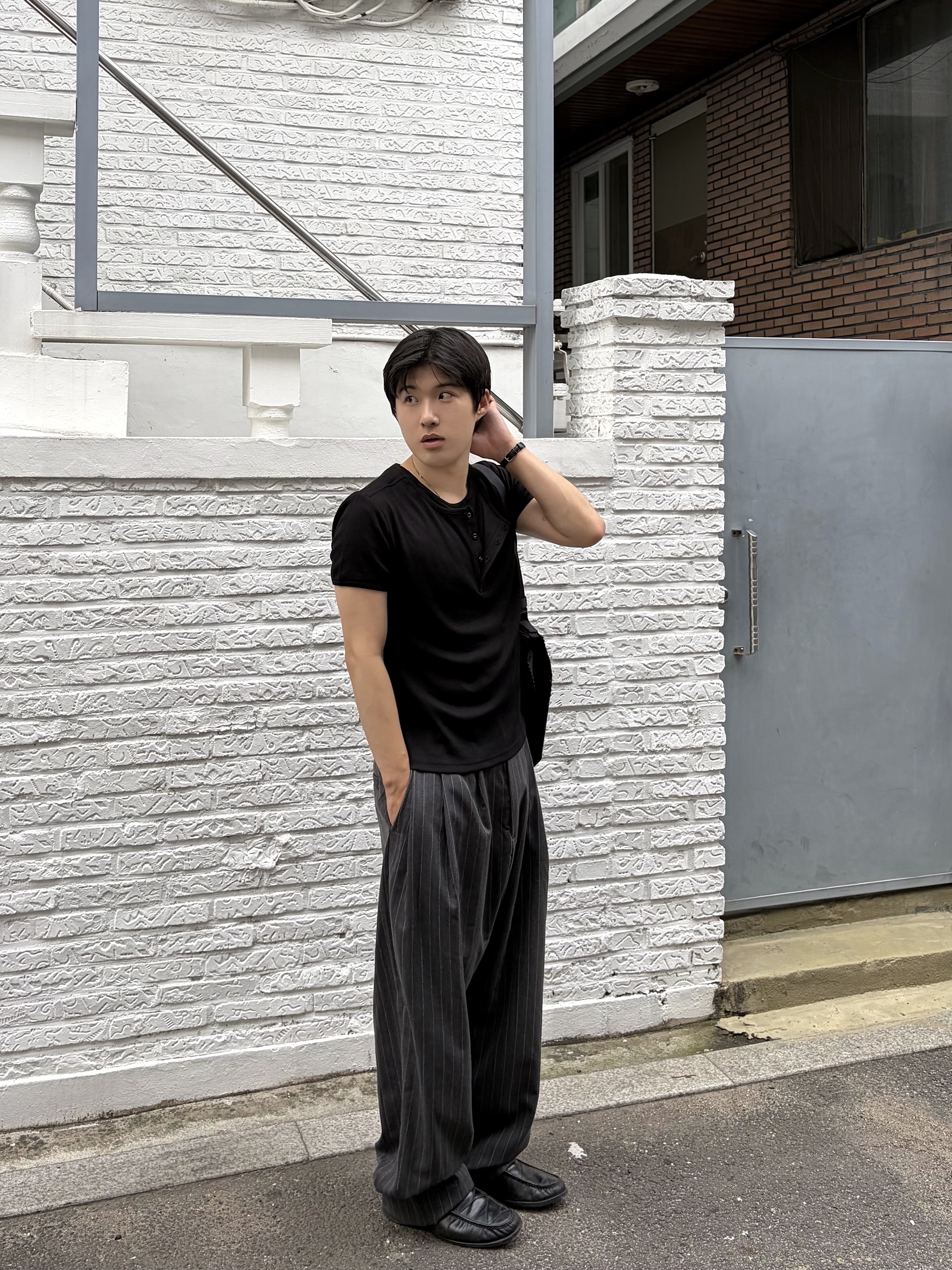 noun Wide Tapered Pants Stripe Charcoal, TOWTOW.ARCHIVE Timeless Twist Wristlet 4.0 Brown&Silver 착용 스타일 - 2