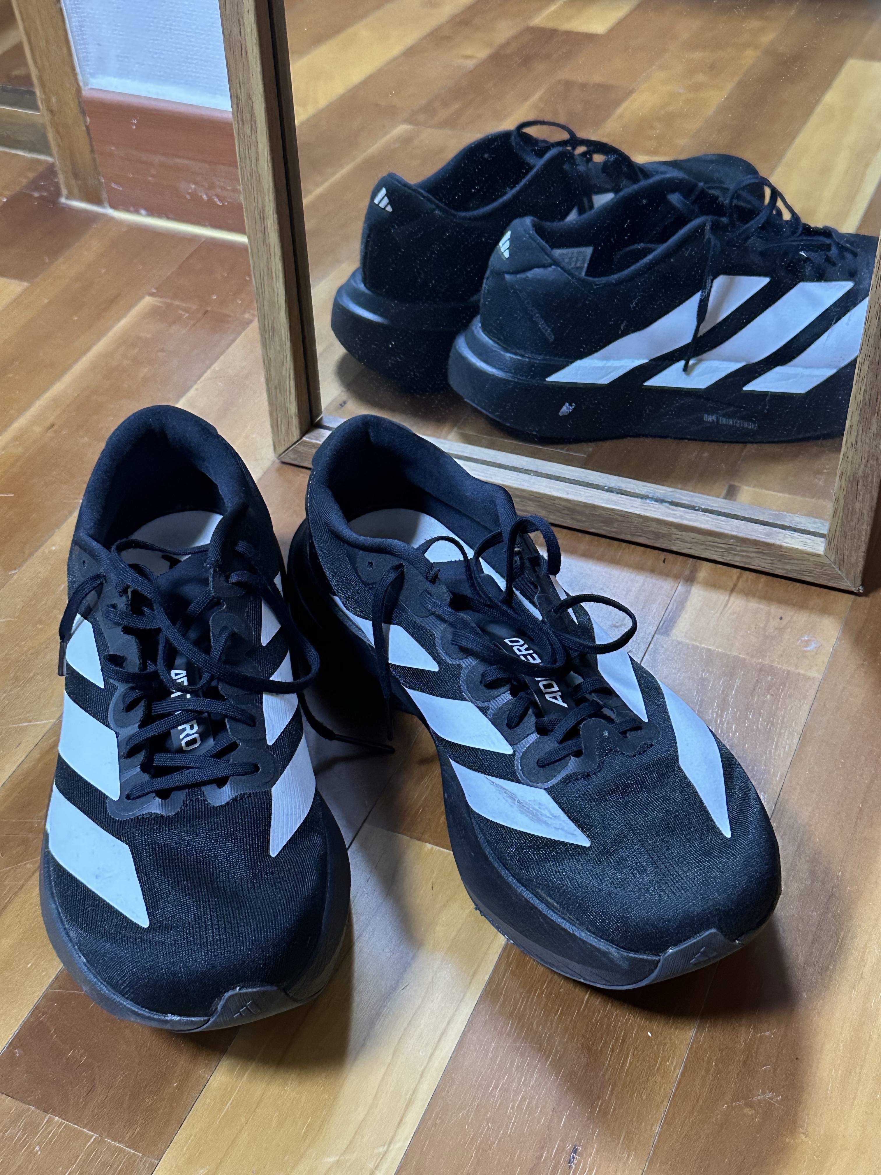 Adidas Adizero EVO SL Core Black Cloud White 착용 스타일