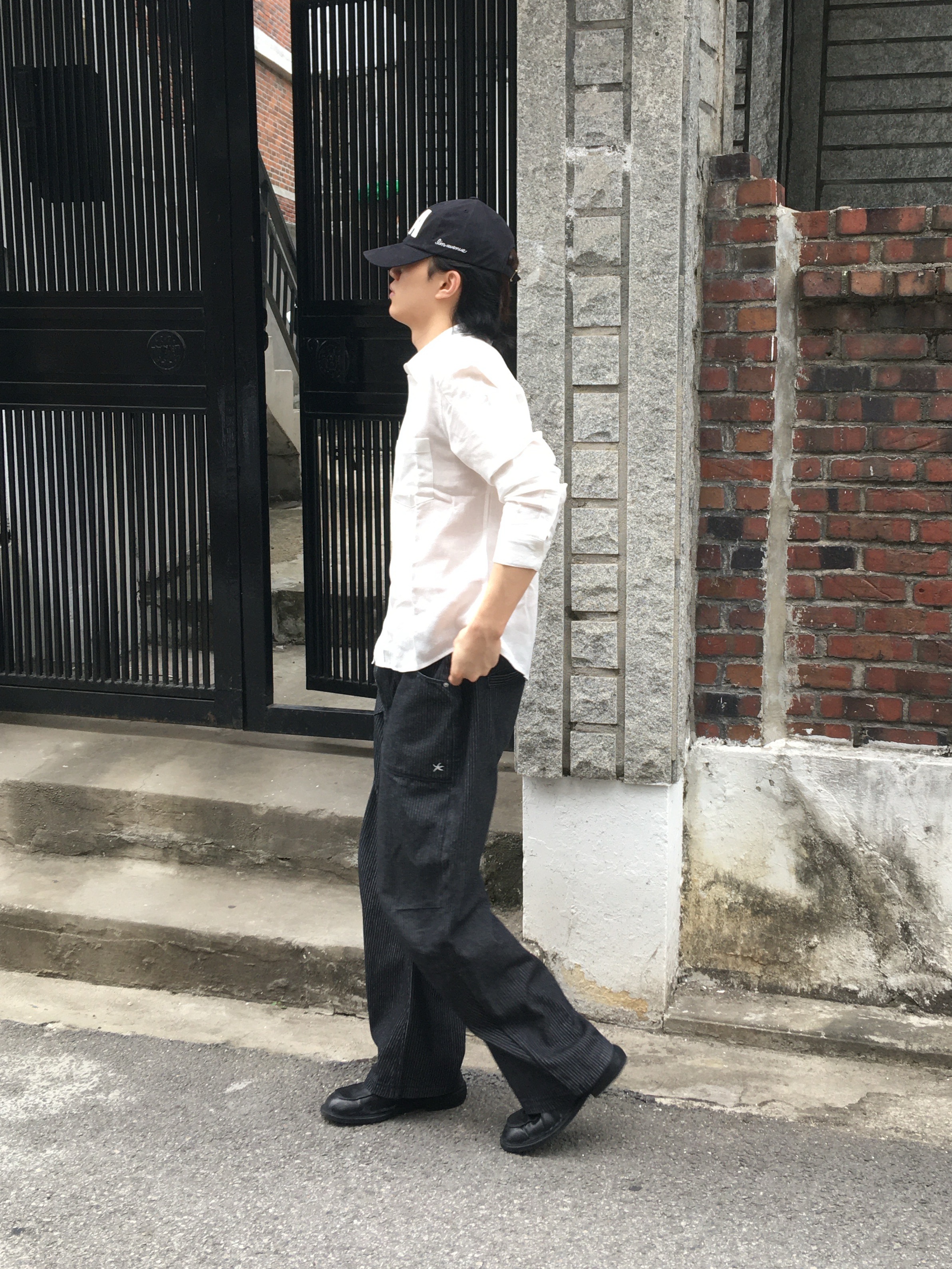 Kinchi Foat - 505 (a) Black, The Coldest Moment TCM Starfish Pin Stripe Pants Black 착용 스타일