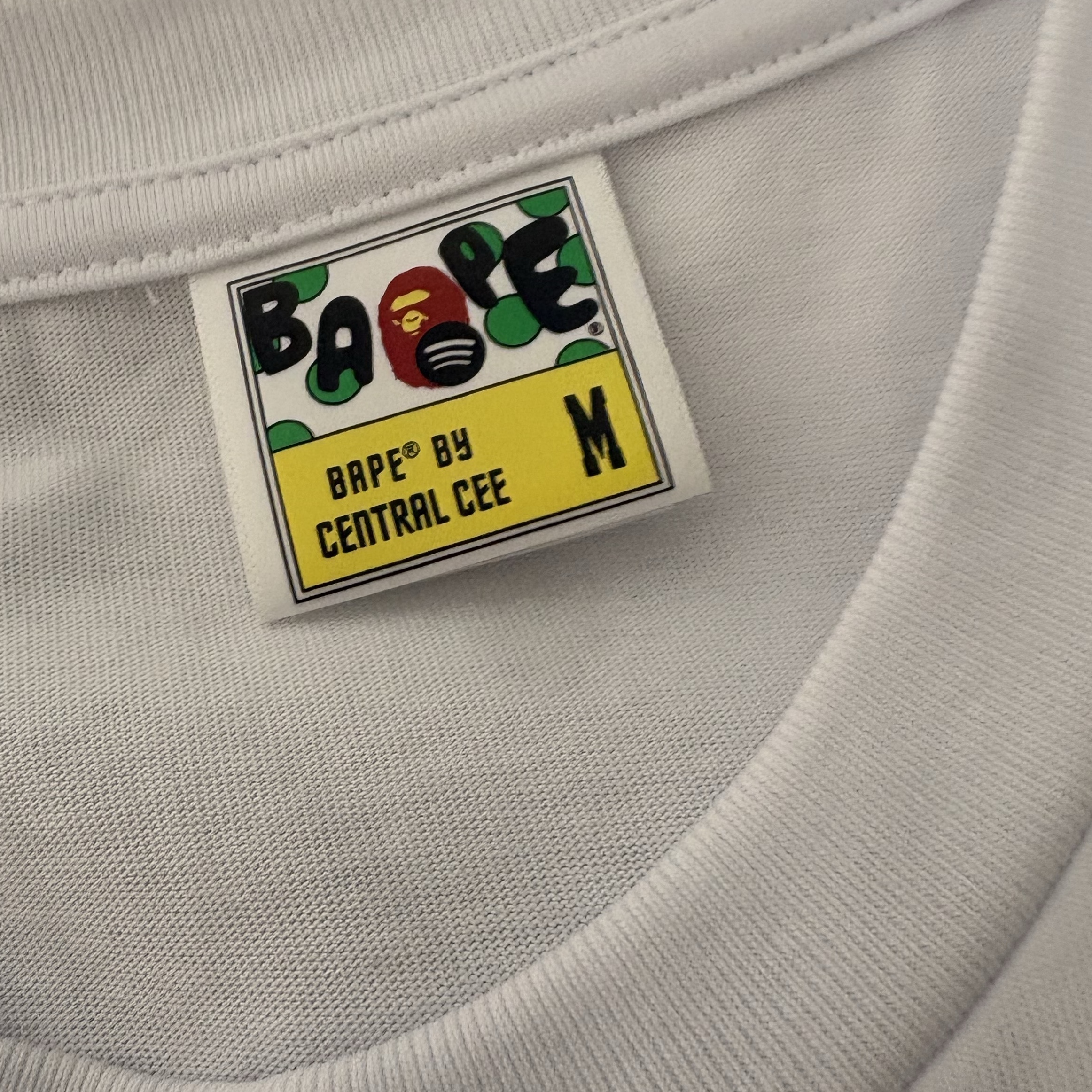 BAPE x Spotify x SYNA World By Central Cee Baby Milo Relaxed Fit T-Shirt White 착용 스타일 - 4