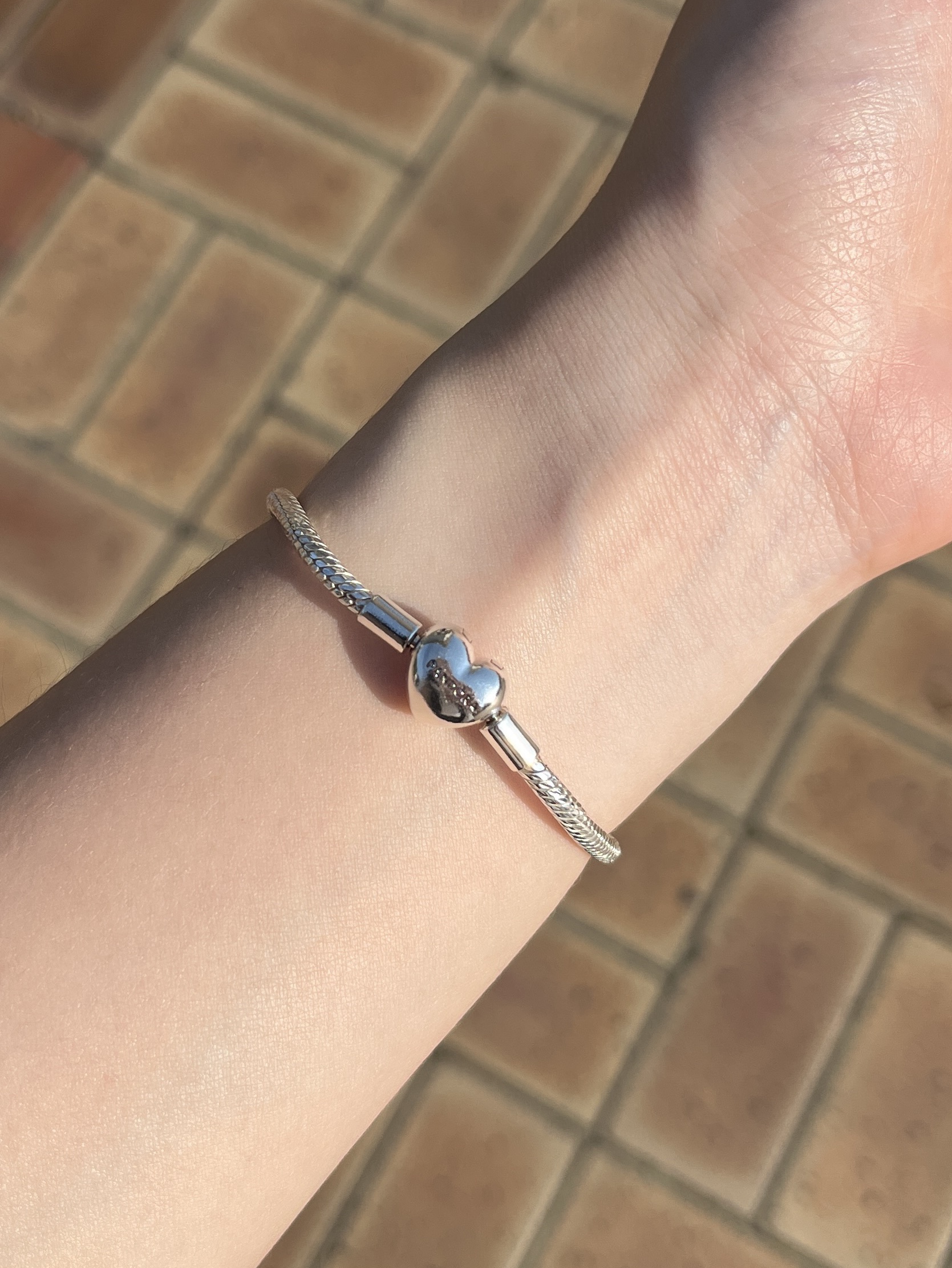 (W) Pandora Heart Shaped Clasp Bracelet Sterling Silver 착용 스타일 - 3