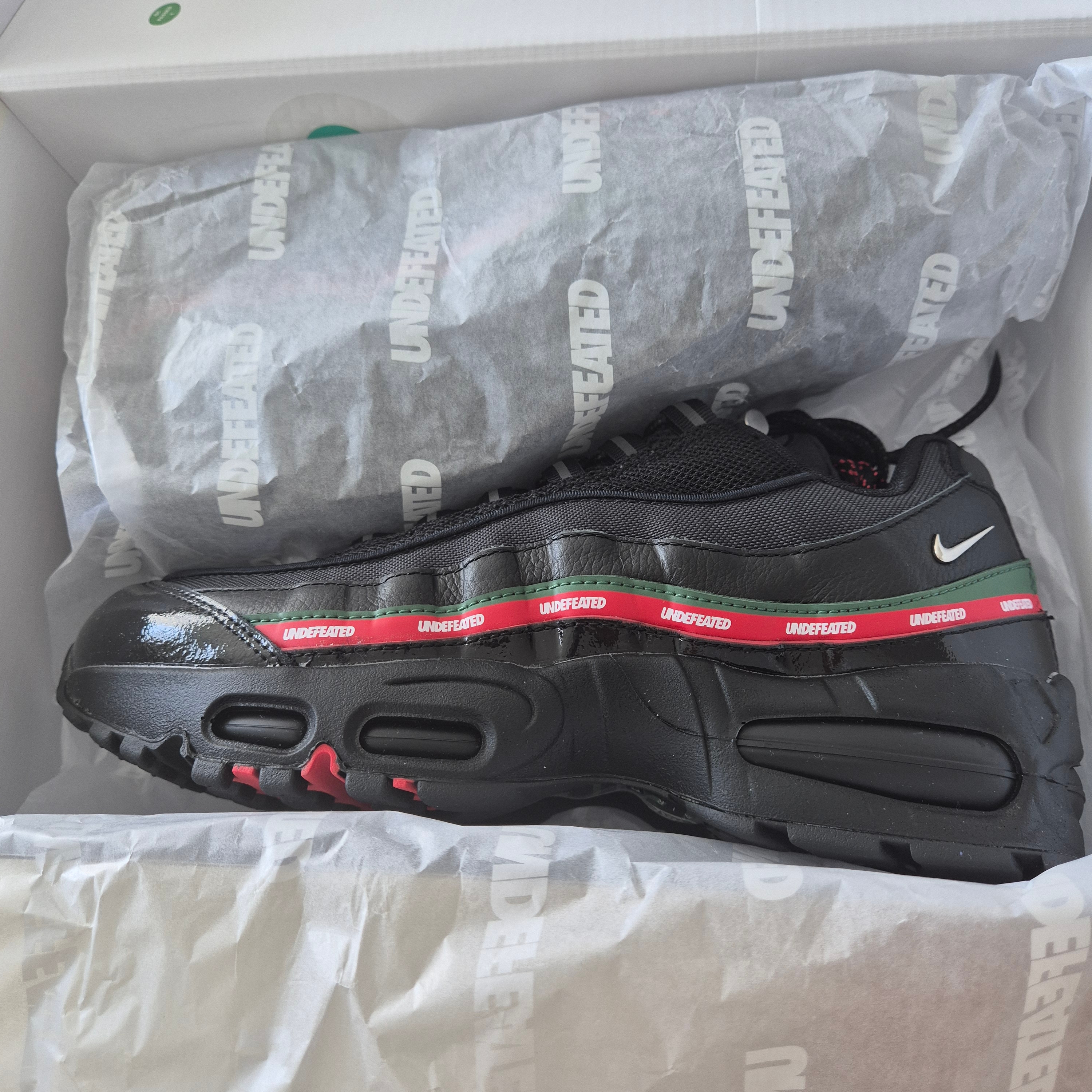 Nike x Undefeated Air Max 95 SP Black 착용 스타일 - 2