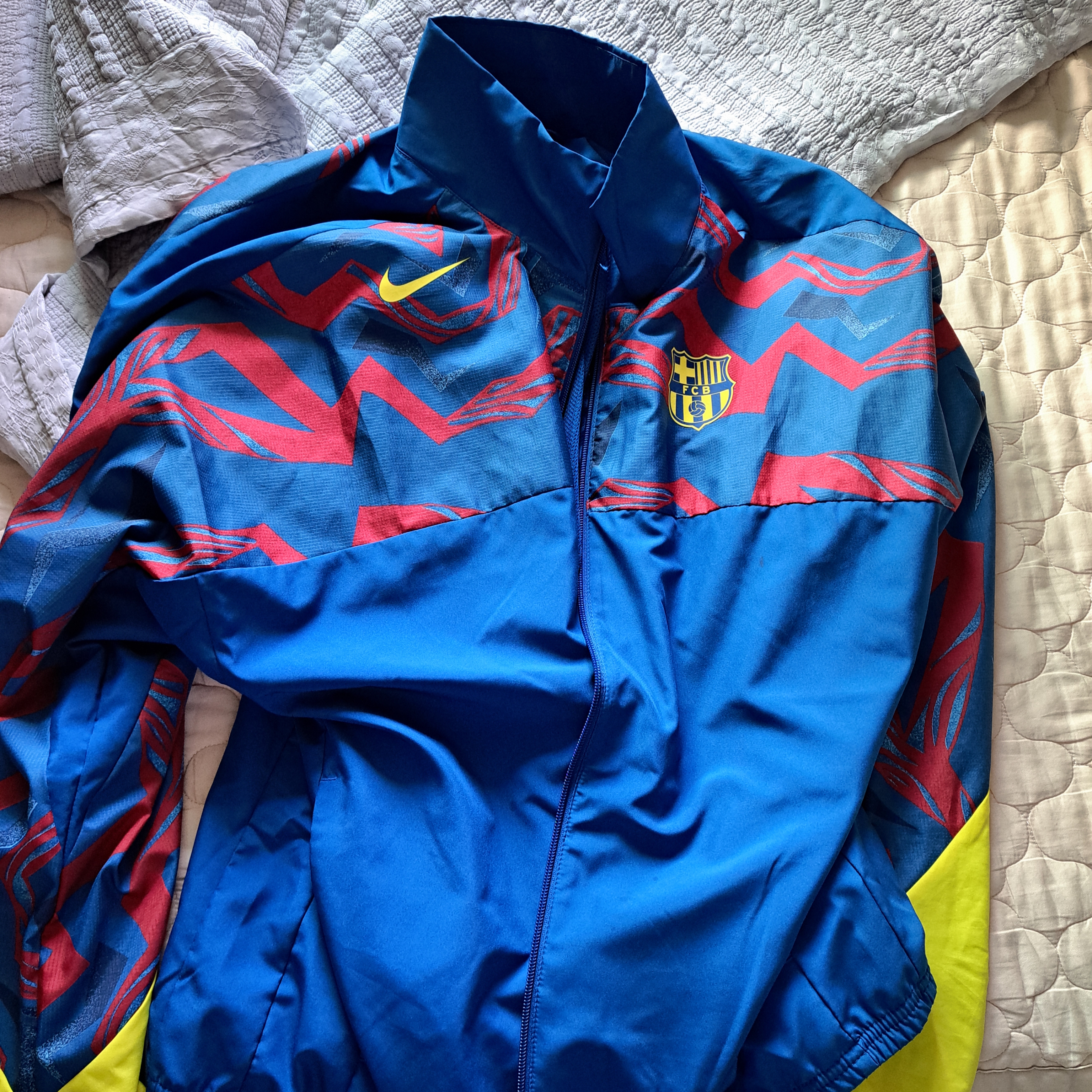 Nike FC Barcelona Starting 5 Force Football Woven Jacket Gym Blue Opti Yellow (FZ1281-431) (Non Marking Ver.) 착용 스타일