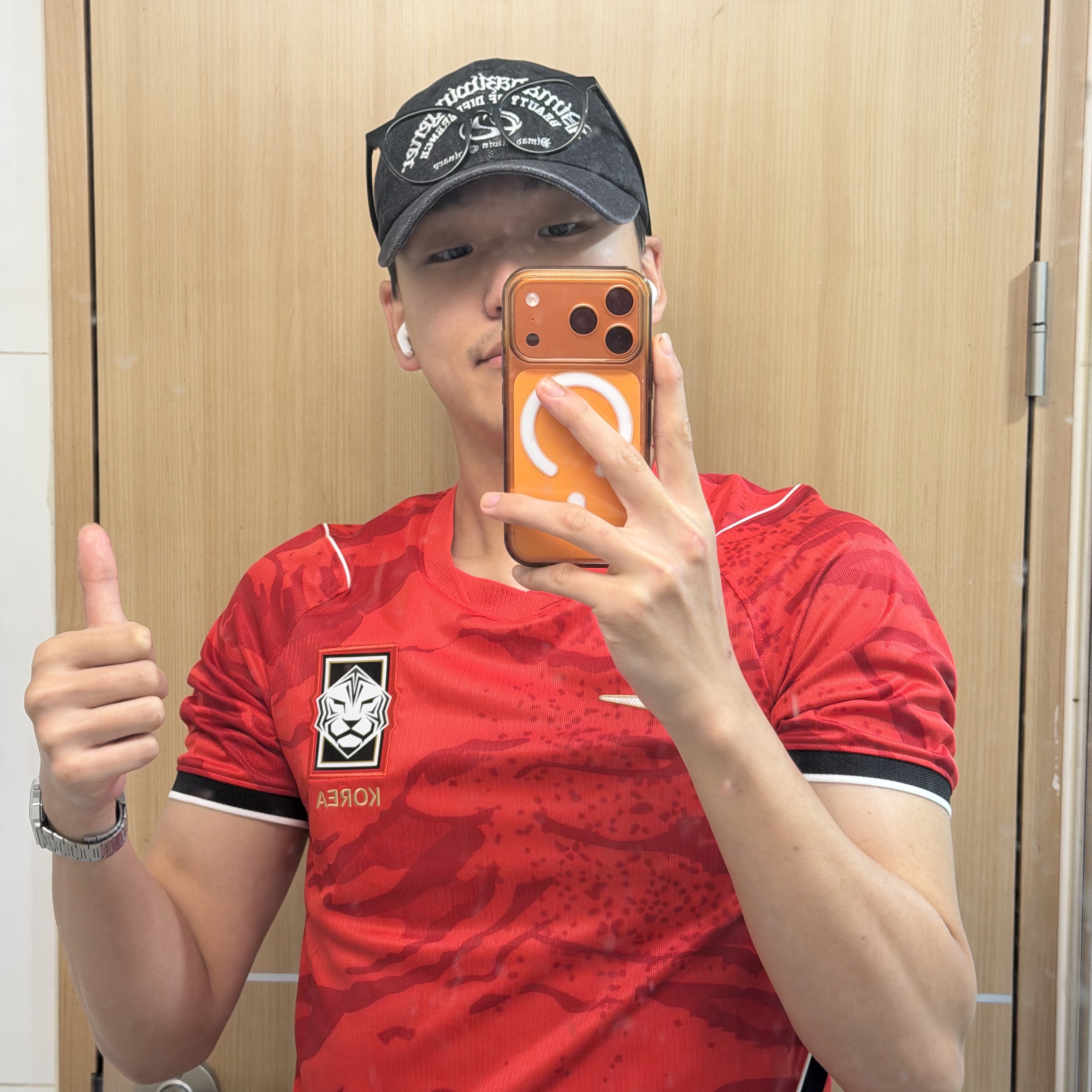 Nike Korea 2026 Stadium Home Dri-Fit Soccer Replica Jersey Global Red Black (Non Marking Ver.) 착용 스타일 - 1