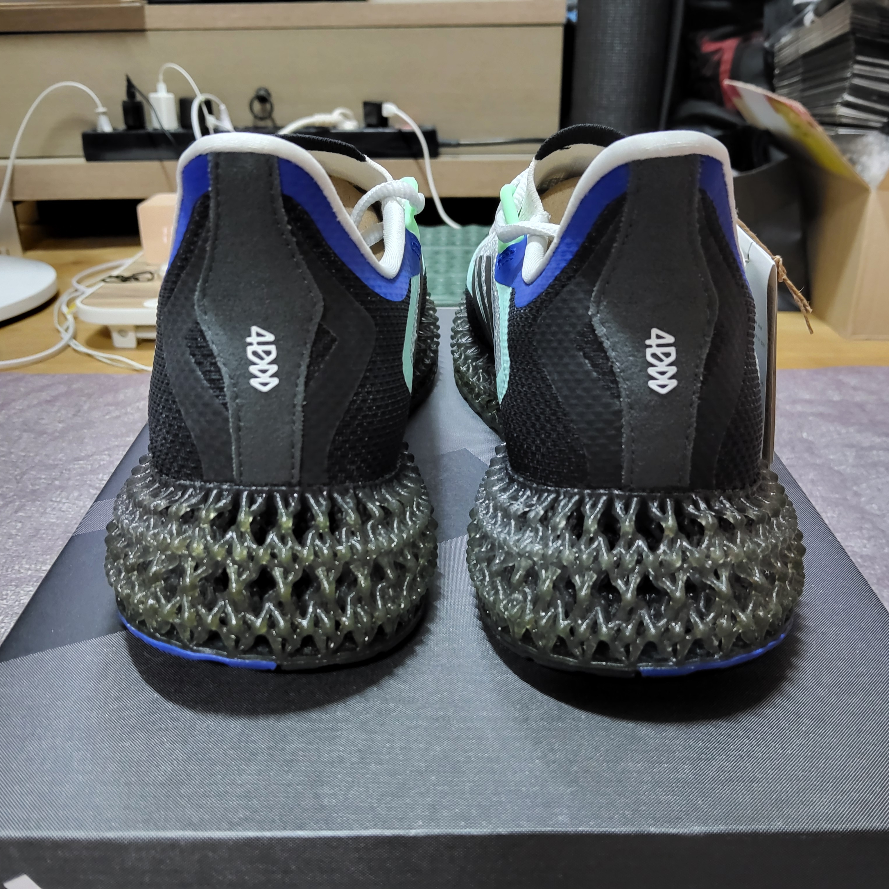 Adidas 4DFWD 2 Core Black Impact Orange 착용 스타일 - 3