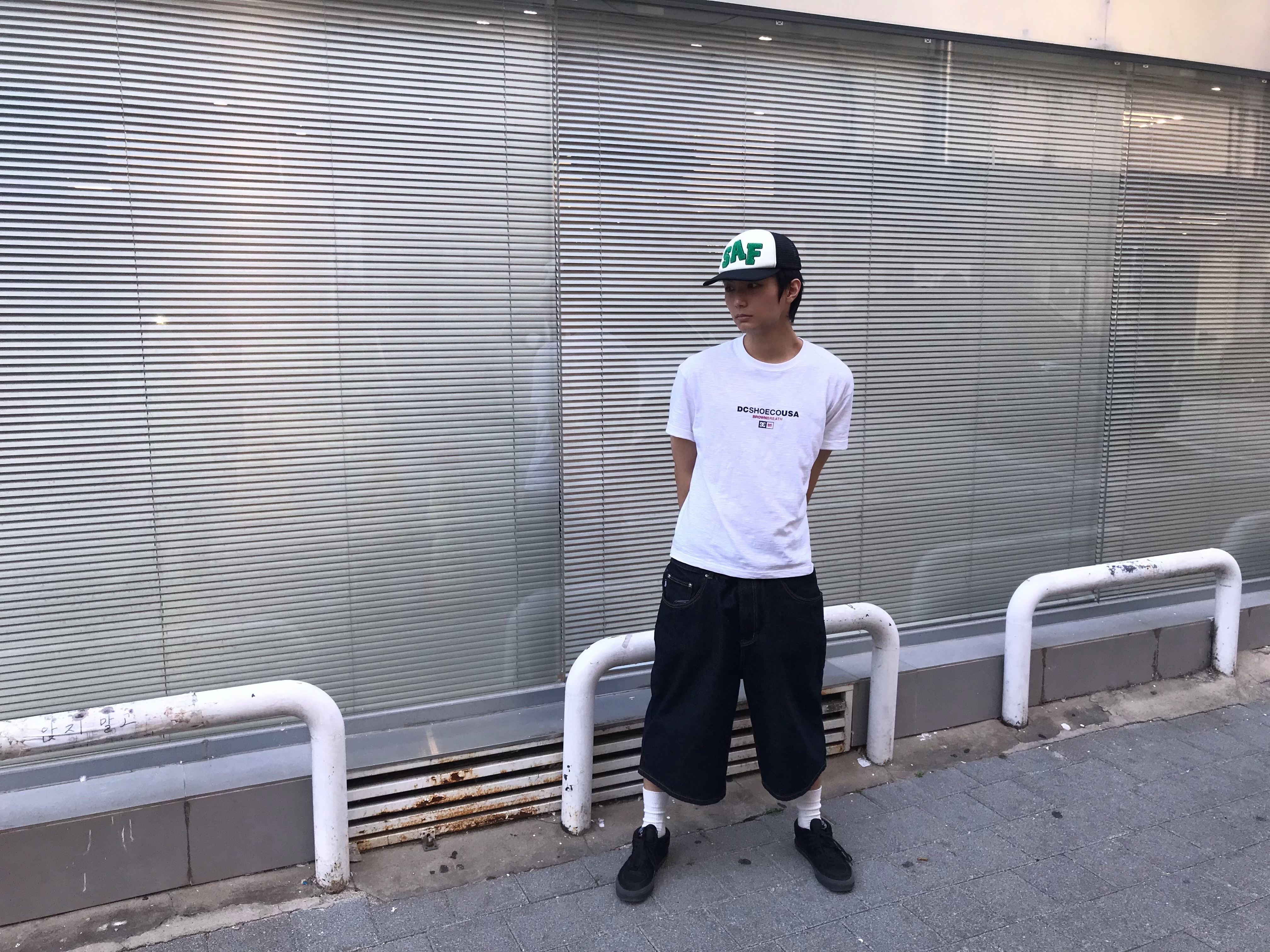 Honey Scoop House x Safarispot SAF Logo Trucker Cap Black 착용 스타일 - 2