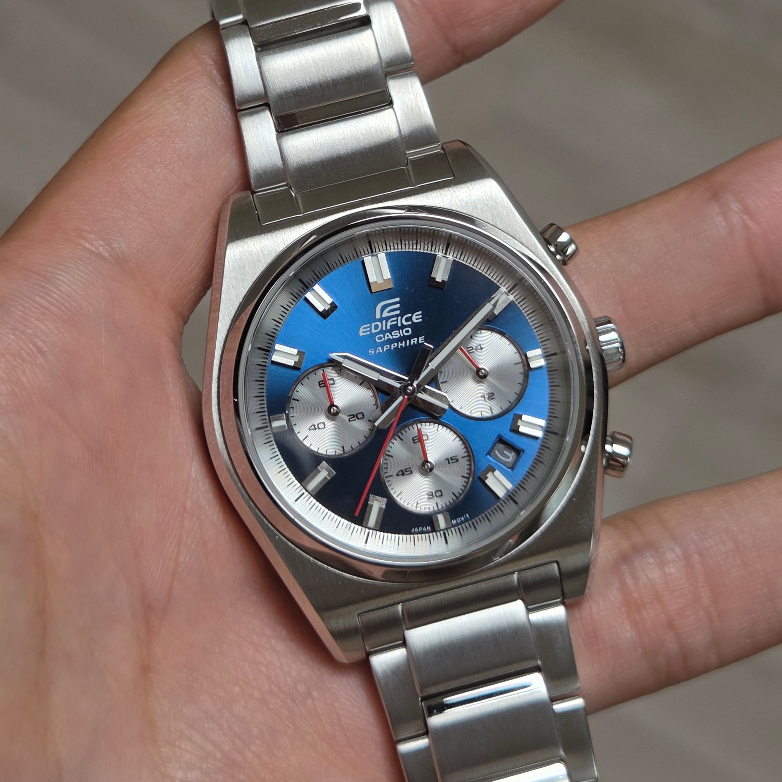 Casio MTP-B215D-2AV Blue, Casio EFB-730D-2AV 착용 스타일 - 3