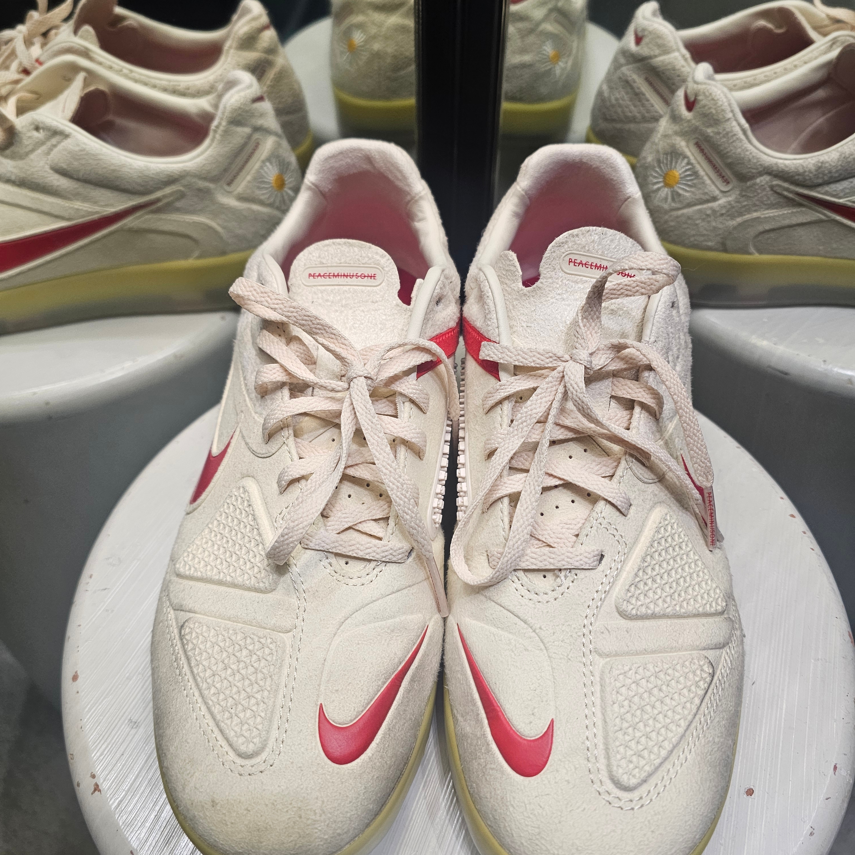 Nike x Peaceminusone Cryoshot CTR360 Natural and University Red 착용 스타일 - 4