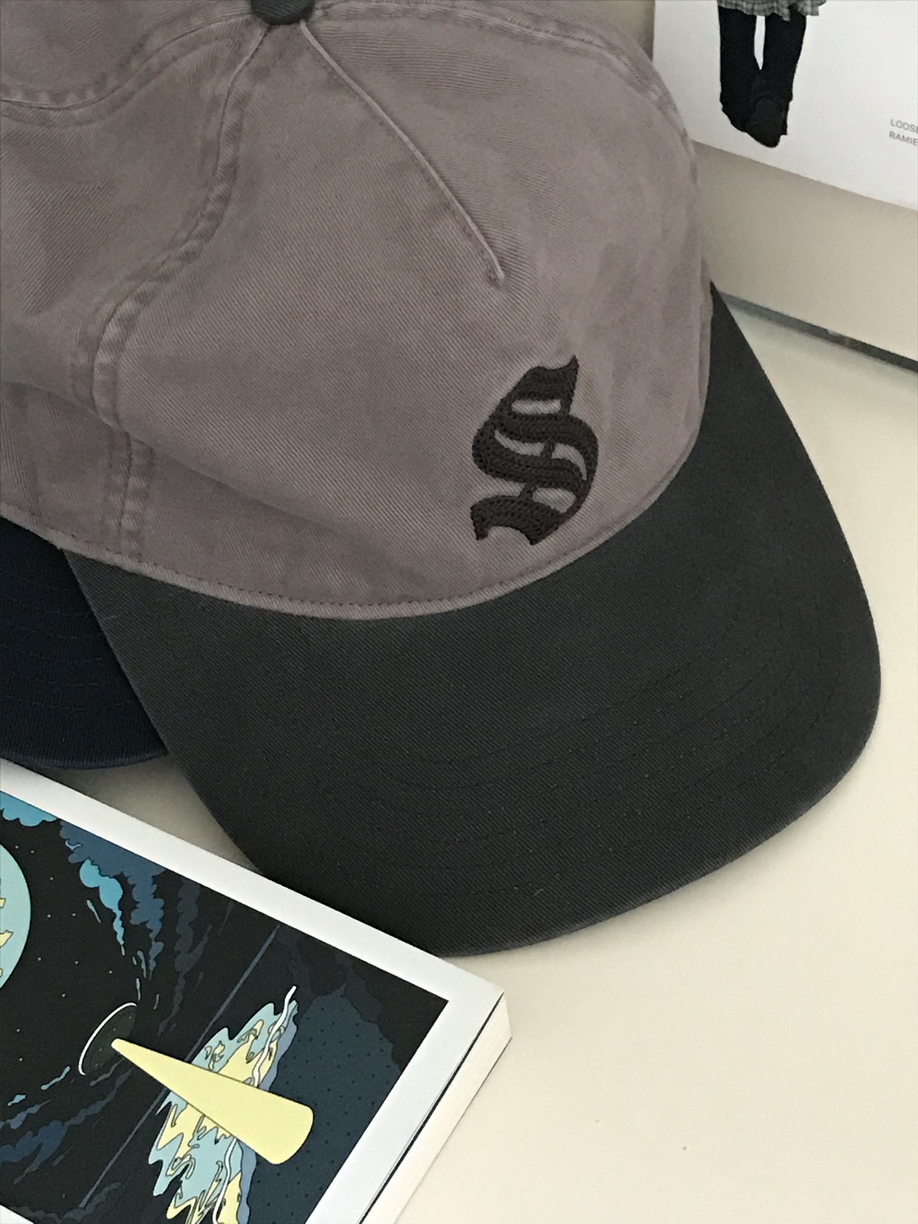Sunday Ceremony Sy Classic Vintage Logo Cap - Lavender Grey 착용 스타일 - 4