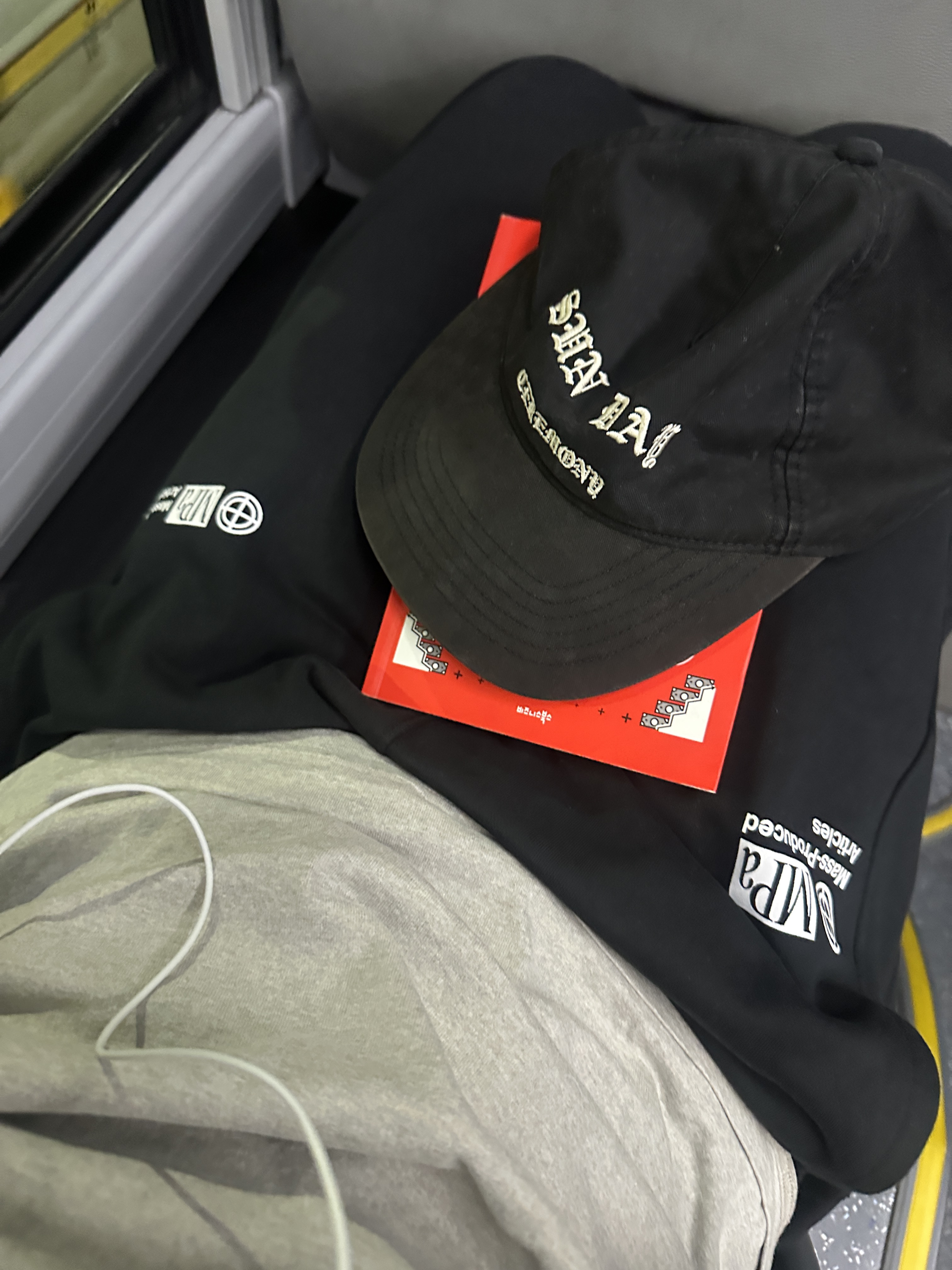 [예약 배송] Sunday Ceremony Vintage Washed 5 Panel Cotton Cap - Black, Asics x Kiko Kostadinov Gel-Kiril 3 Black Deep Blue 착용 스타일 - 1