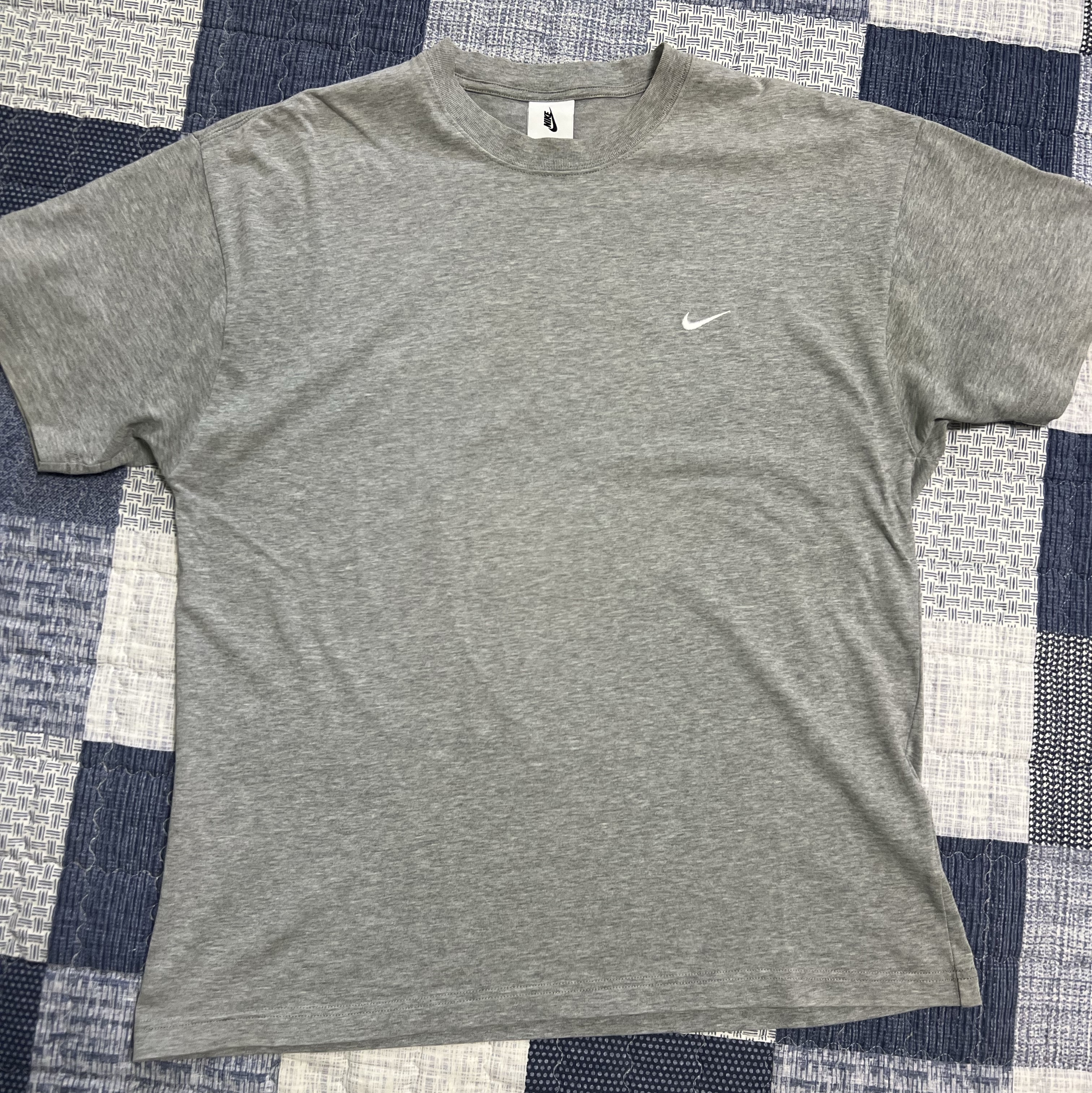 Nike NRG Solo Swoosh T-Shirt Dark Grey Heather - Asia 착용 스타일