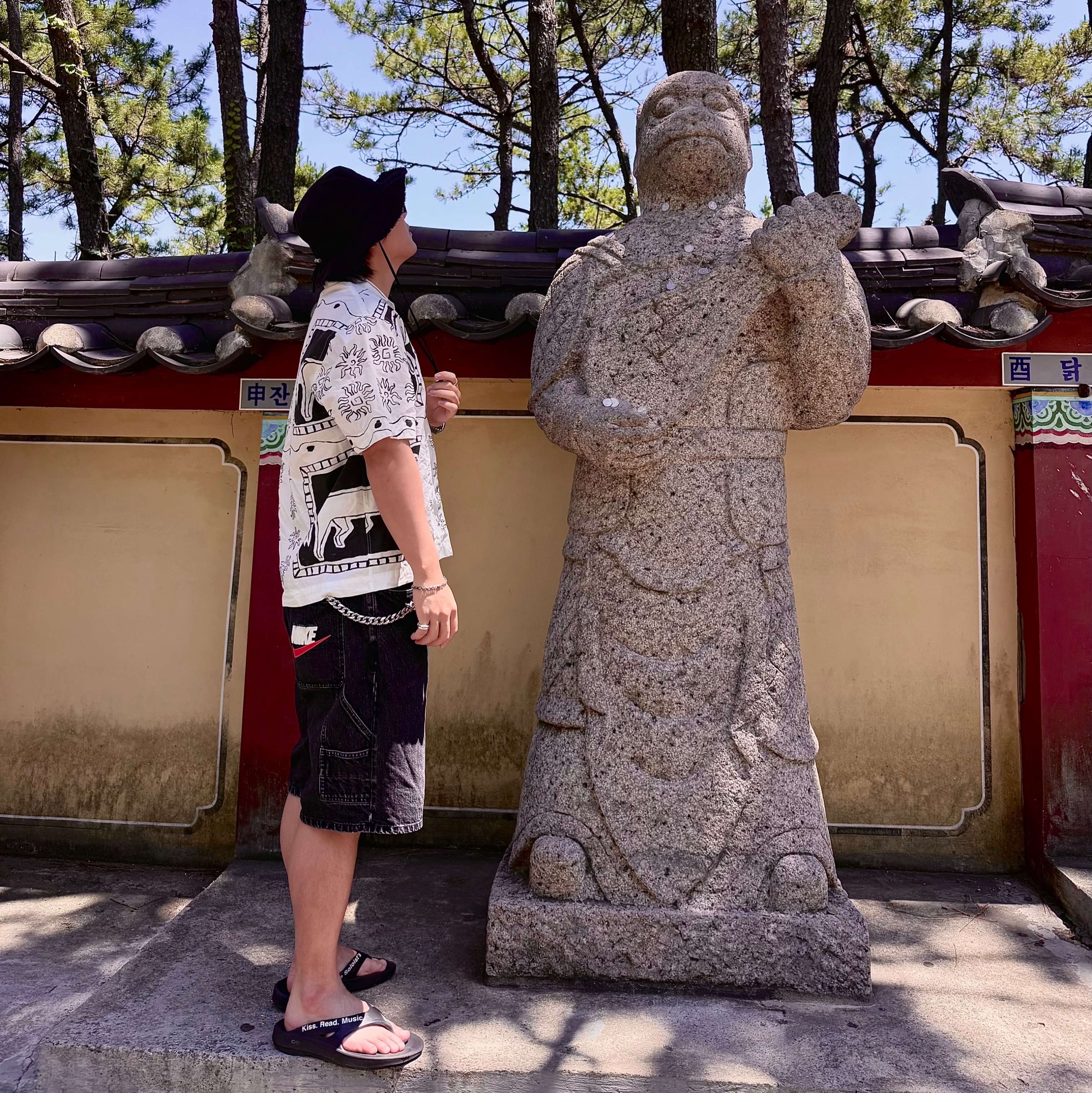 Jacquemus Le Bob Artichaut Bucket Hat Black, Supreme x Nike Denim Short Black - 24SS 착용 스타일