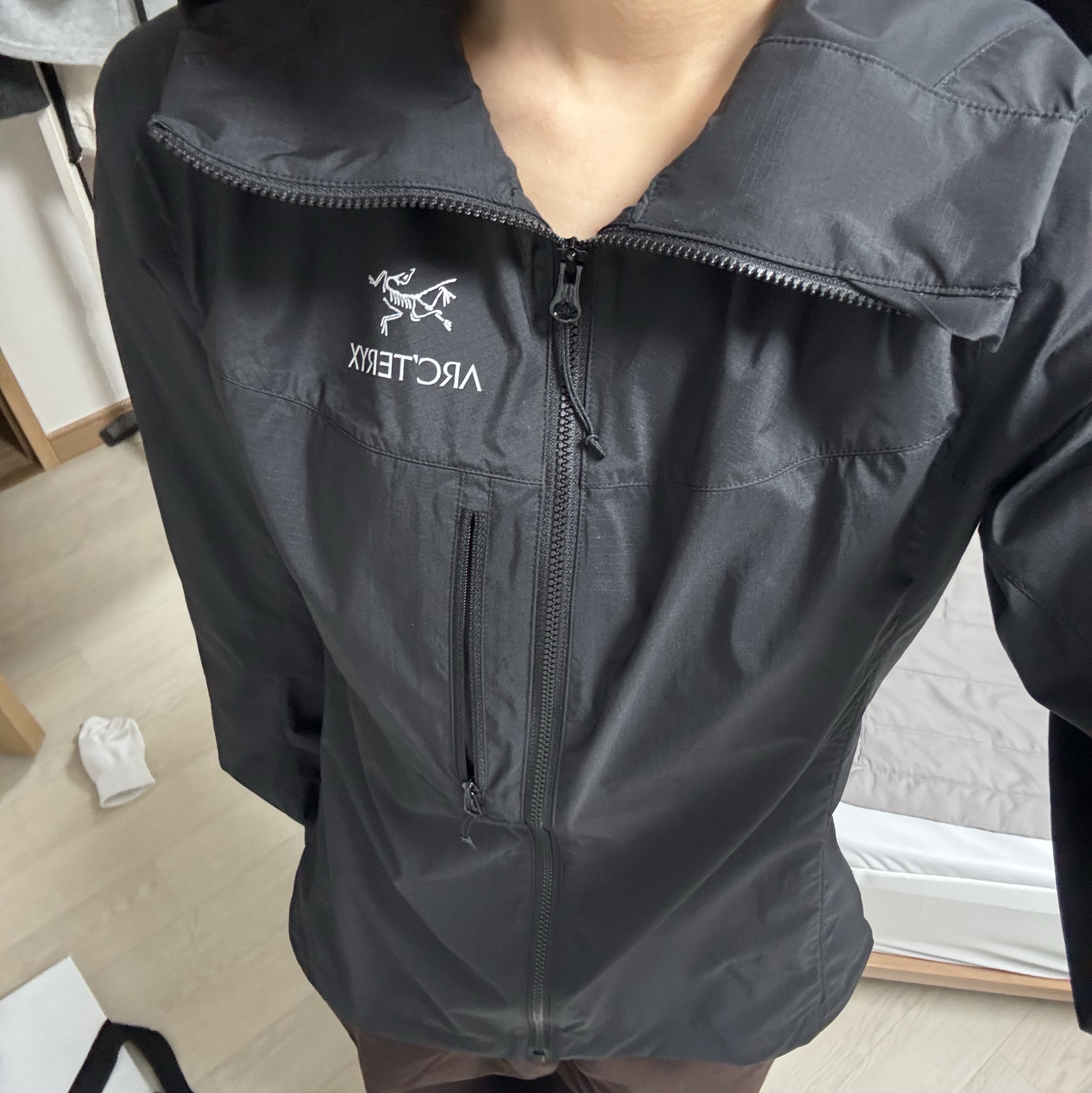 (W) Arc'teryx Squamish Hoody Black 착용 스타일