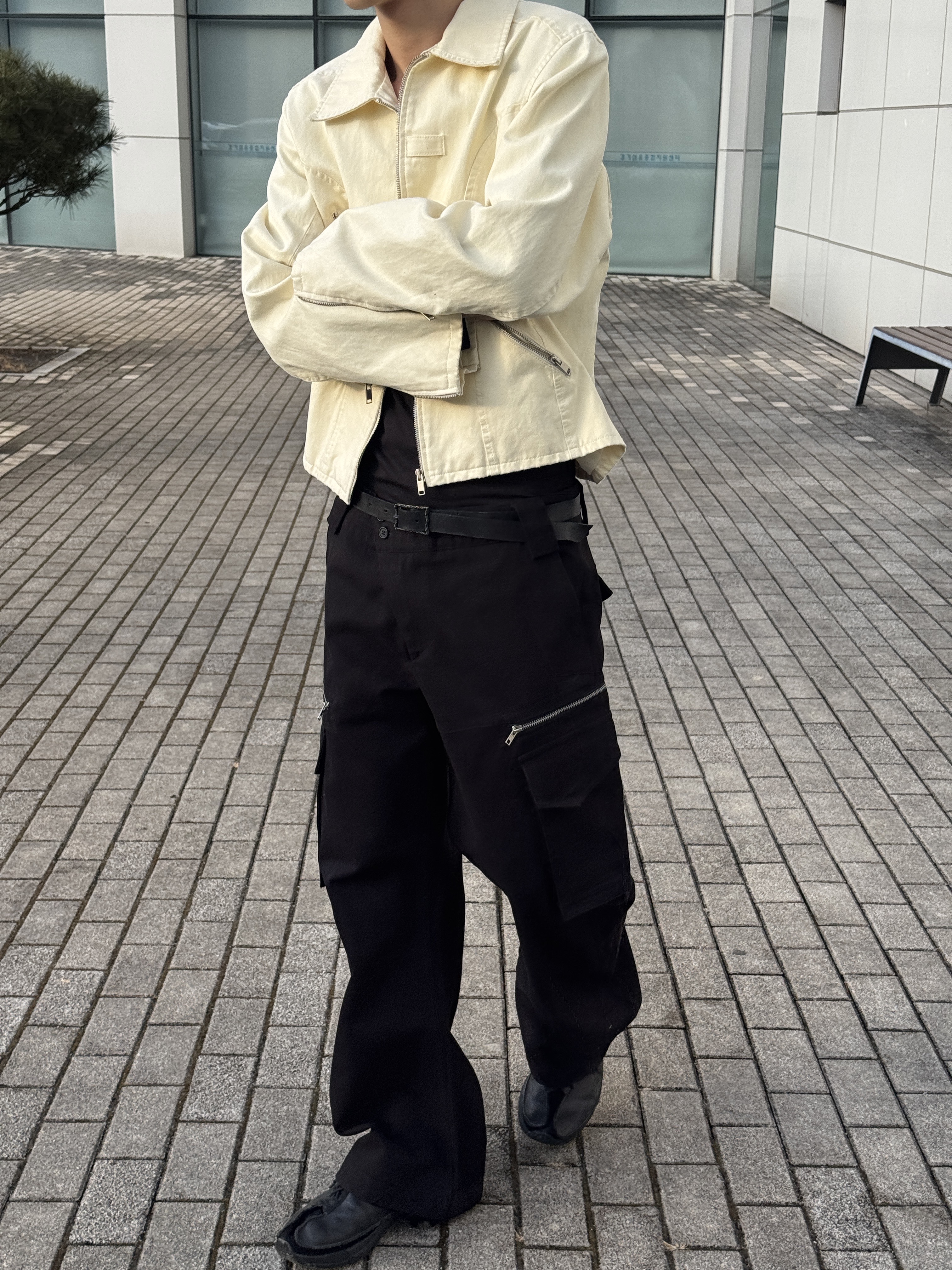 HAiiLO Dog Cargo Black Doggy, Our Legacy Klove Leather Black 착용 스타일 - 2