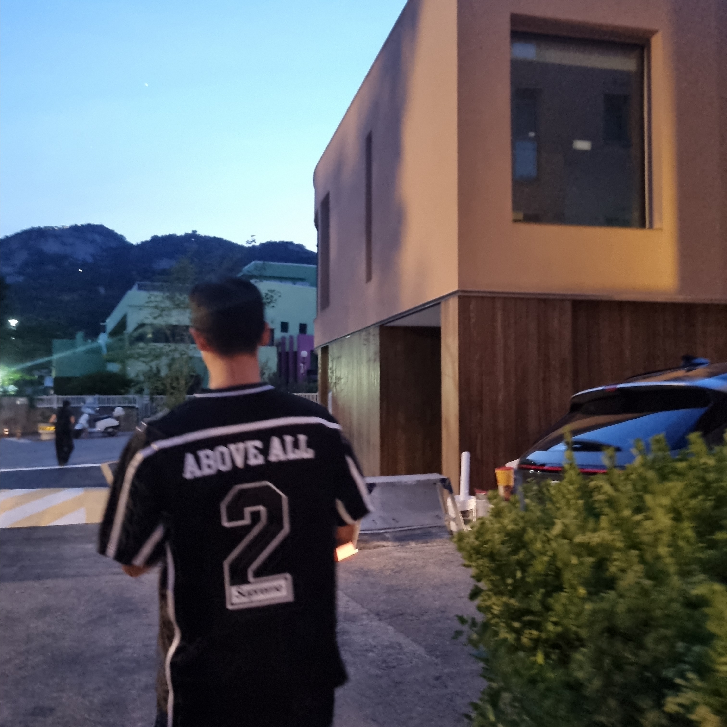 Supreme x Nike Denim Short Indigo - 24SS, Supreme Above All Football Jersey Black - 21FW 착용 스타일 - 7