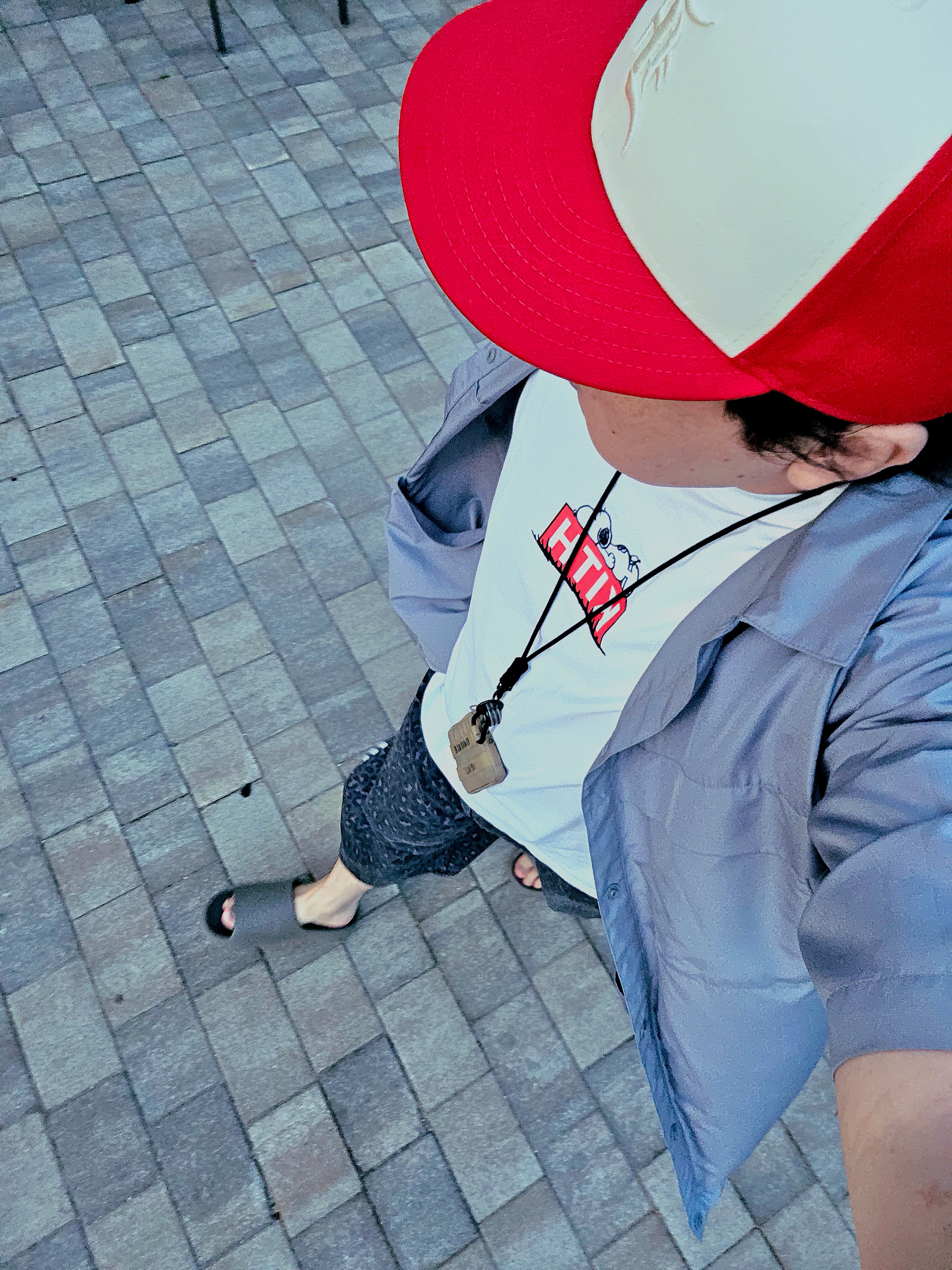 Essentials x New Era 59FIFTY Fitted Cap Scarlet, (W) Adidas Denim Bermuda Shorts Multicolor Carbon - US Sizing 착용 스타일 - 1